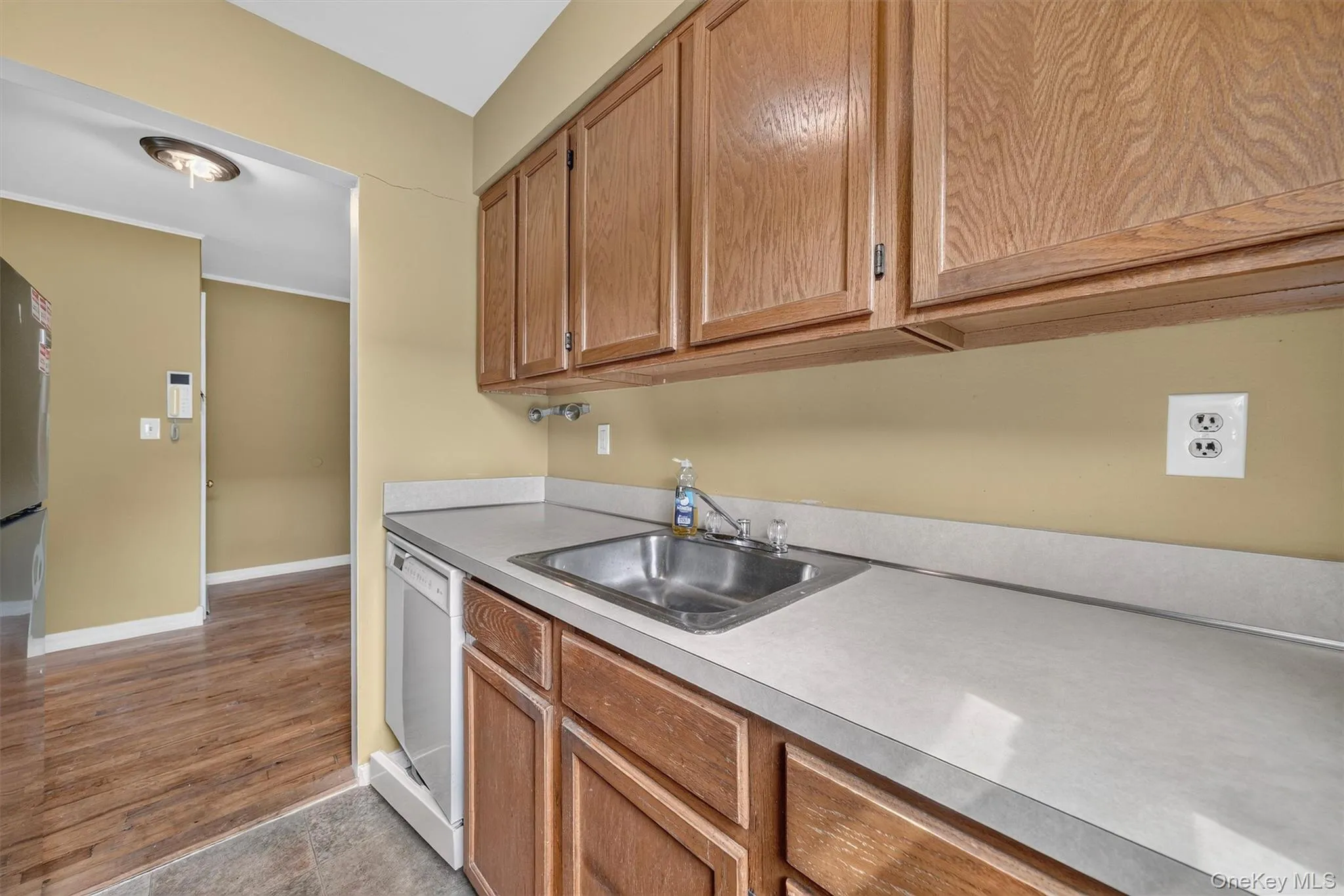 380 Broadway, Yonkers, NY, 1 Bedroom Bedrooms, 4 Rooms Rooms,1 BathroomBathrooms,Residential,For Rent,Broadway,0,1018115 380 Broadway, Yonkers, NY, 1 Bedroom Bedrooms, 4 Rooms Rooms,1 BathroomBathrooms,Residential,For Rent,Broadway,0,1018115