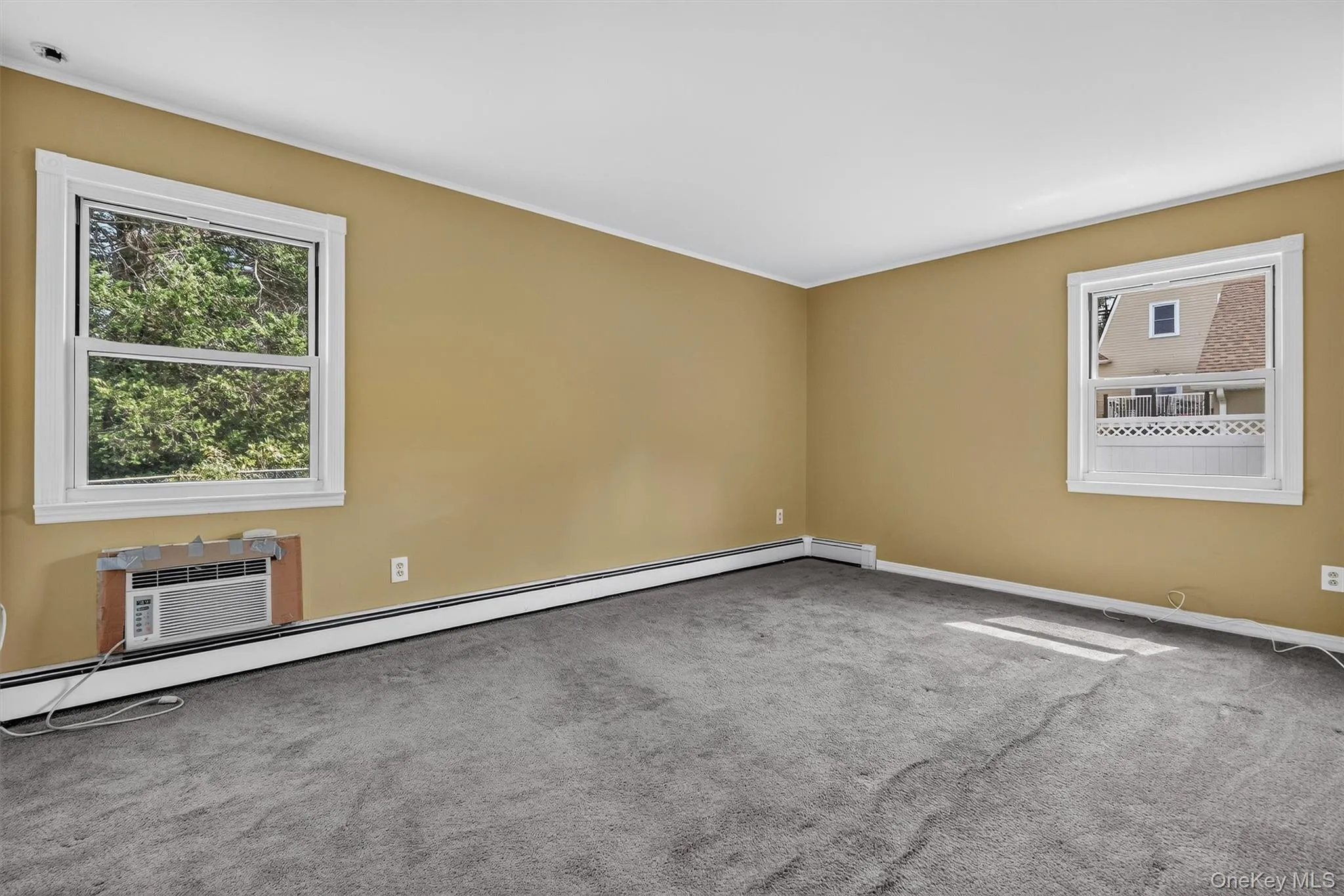 Large Bedroom with 2 Windows Large Bedroom with 2 Windows