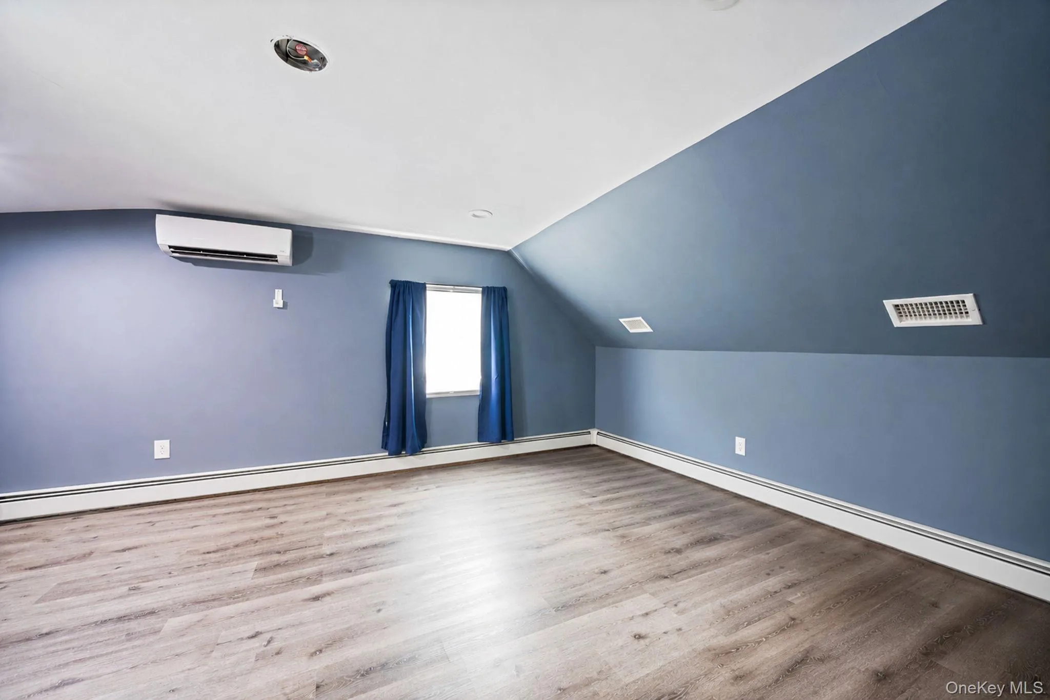 14 Benmor Court, Oyster Bay, NY, 4 Bedrooms Bedrooms, 7 Rooms Rooms,2 BathroomsBathrooms,Residential,For Rent,Benmor,0,KEY1018120 14 Benmor Court, Oyster Bay, NY, 4 Bedrooms Bedrooms, 7 Rooms Rooms,2 BathroomsBathrooms,Residential,For Rent,Benmor,0,KEY1018120