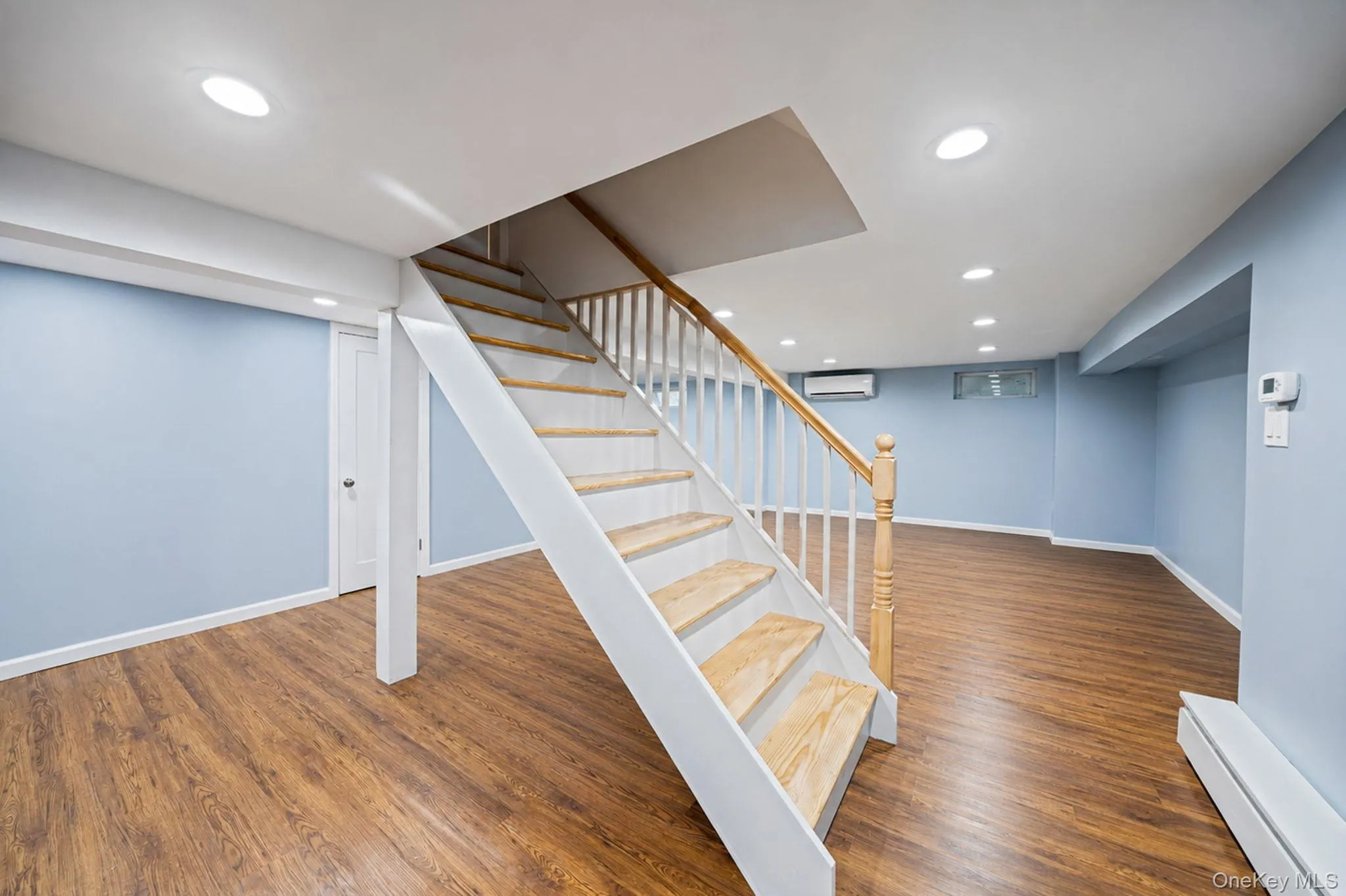14 Benmor Court, Oyster Bay, NY, 4 Bedrooms Bedrooms, 7 Rooms Rooms,2 BathroomsBathrooms,Residential,For Rent,Benmor,0,KEY1018120 14 Benmor Court, Oyster Bay, NY, 4 Bedrooms Bedrooms, 7 Rooms Rooms,2 BathroomsBathrooms,Residential,For Rent,Benmor,0,KEY1018120