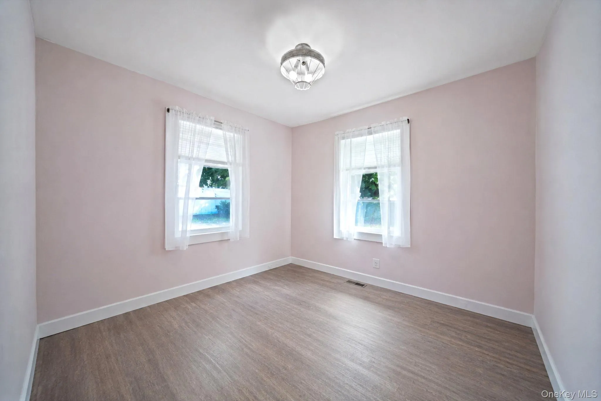 14 Benmor Court, Oyster Bay, NY, 4 Bedrooms Bedrooms, 7 Rooms Rooms,2 BathroomsBathrooms,Residential,For Rent,Benmor,0,KEY1018120 14 Benmor Court, Oyster Bay, NY, 4 Bedrooms Bedrooms, 7 Rooms Rooms,2 BathroomsBathrooms,Residential,For Rent,Benmor,0,KEY1018120