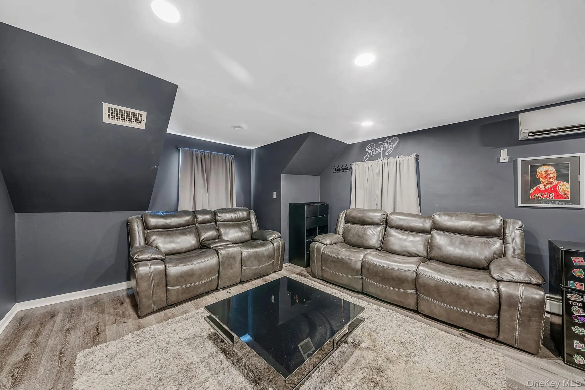 14 Benmor Court, Oyster Bay, NY, 4 Bedrooms Bedrooms, 7 Rooms Rooms,2 BathroomsBathrooms,Residential,For Rent,Benmor,0,KEY1018120 14 Benmor Court, Oyster Bay, NY, 4 Bedrooms Bedrooms, 7 Rooms Rooms,2 BathroomsBathrooms,Residential,For Rent,Benmor,0,KEY1018120