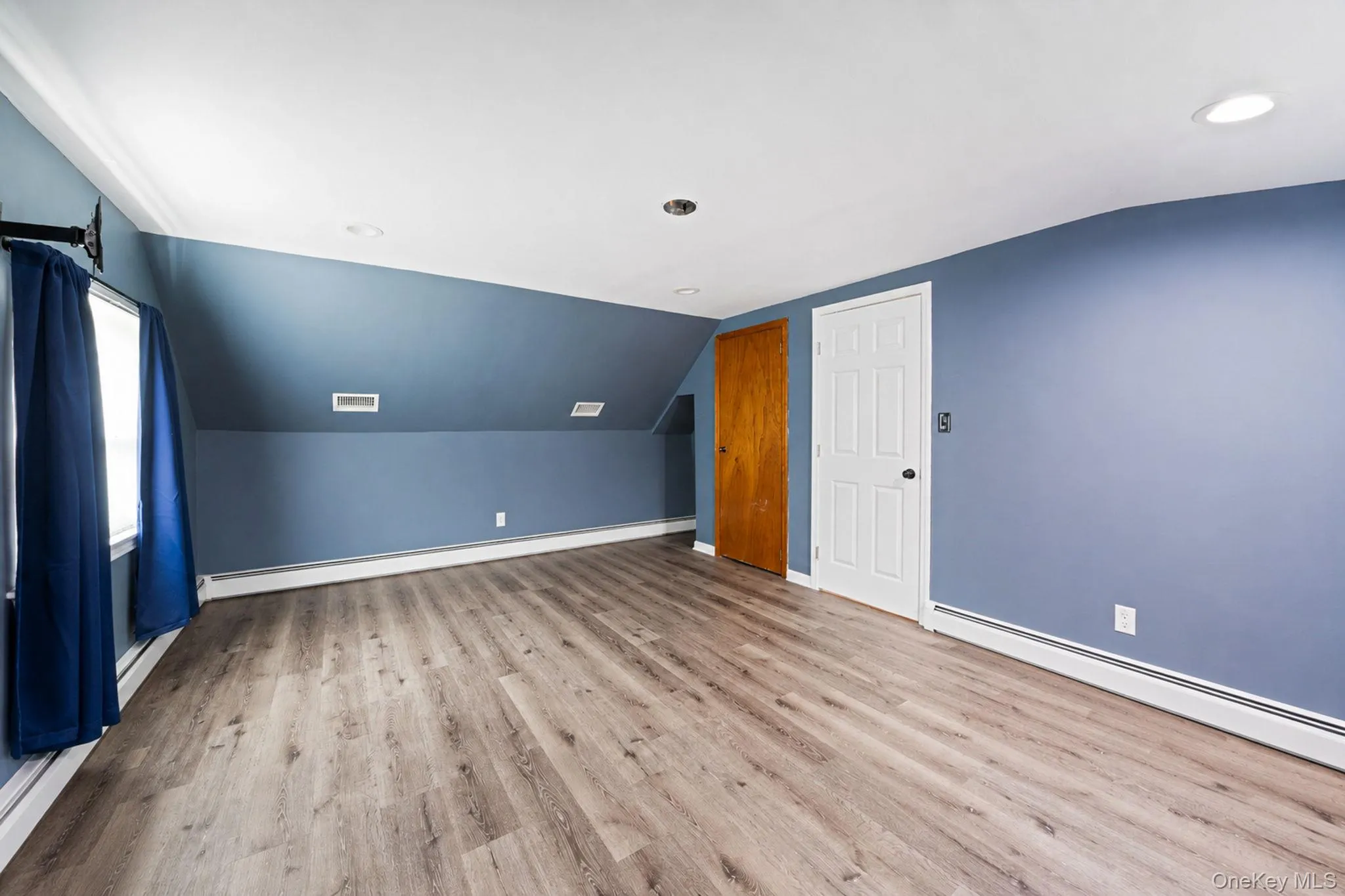 14 Benmor Court, Oyster Bay, NY, 4 Bedrooms Bedrooms, 7 Rooms Rooms,2 BathroomsBathrooms,Residential,For Rent,Benmor,0,KEY1018120 14 Benmor Court, Oyster Bay, NY, 4 Bedrooms Bedrooms, 7 Rooms Rooms,2 BathroomsBathrooms,Residential,For Rent,Benmor,0,KEY1018120