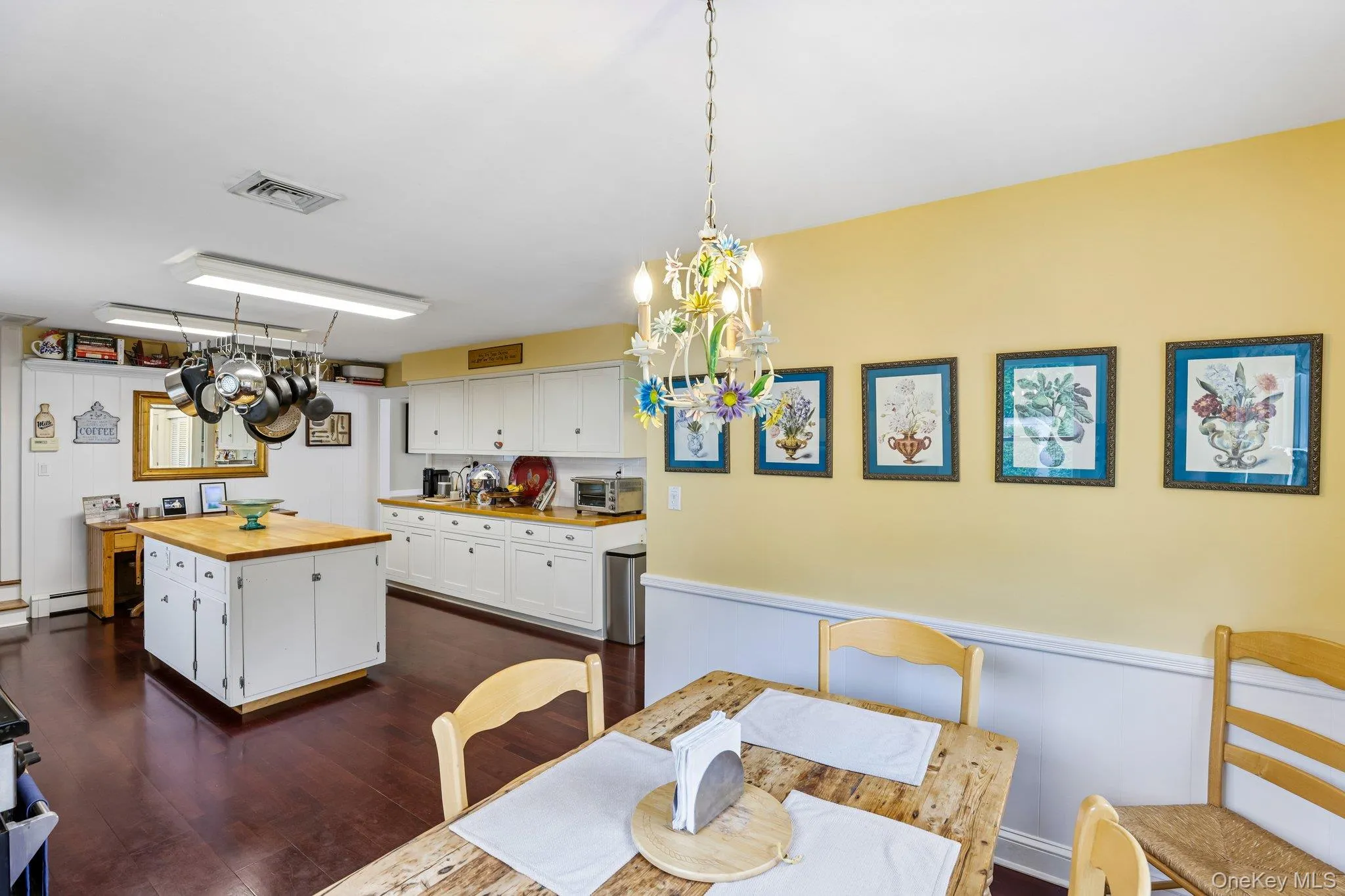 10 Boyd Avenue, Islip, NY, 4 Bedrooms Bedrooms, 9 Rooms Rooms,2 BathroomsBathrooms,Residential,For Rent,Boyd,0,KEY1018121 10 Boyd Avenue, Islip, NY, 4 Bedrooms Bedrooms, 9 Rooms Rooms,2 BathroomsBathrooms,Residential,For Rent,Boyd,0,KEY1018121