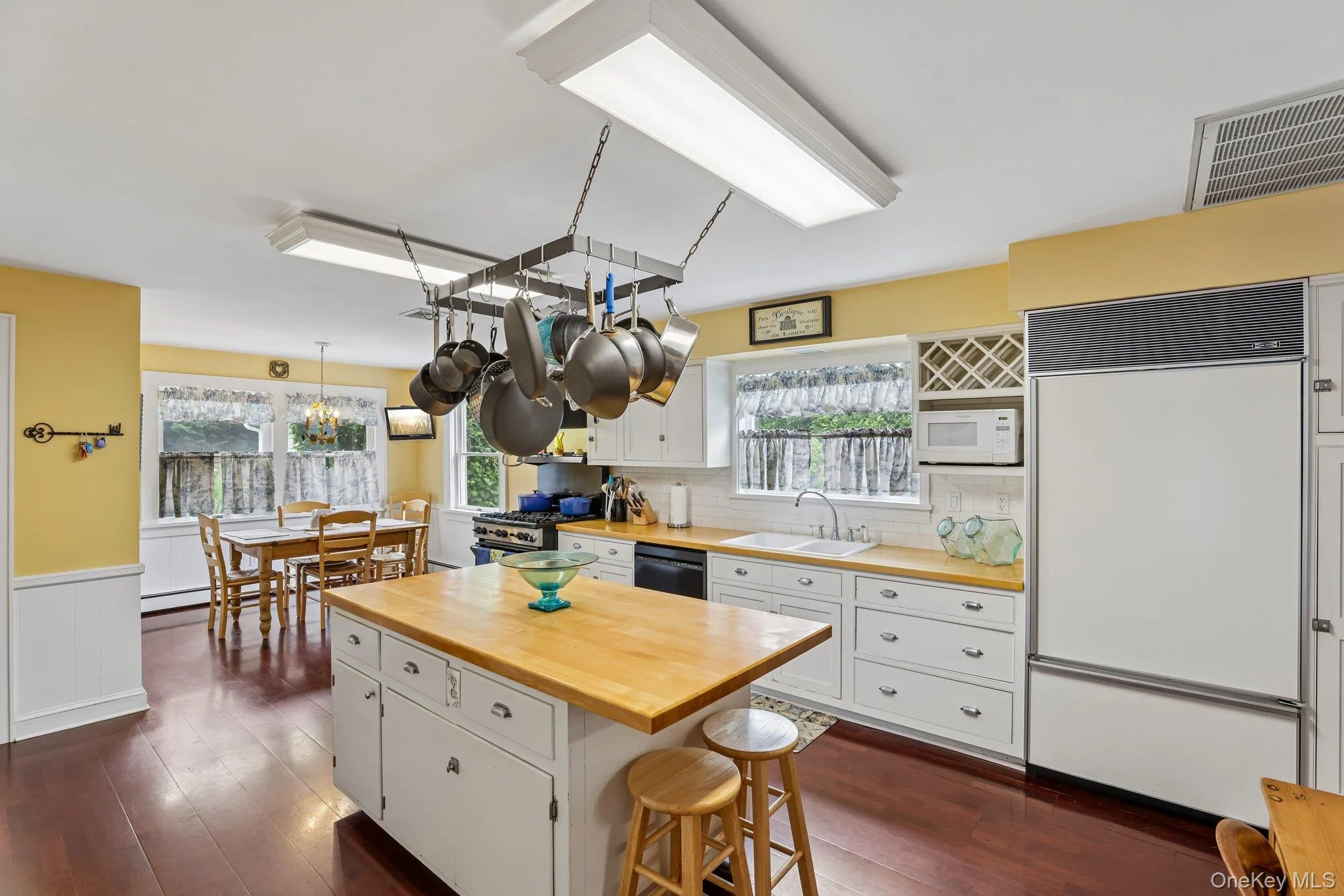10 Boyd Avenue, Islip, NY, 4 Bedrooms Bedrooms, 9 Rooms Rooms,2 BathroomsBathrooms,Residential,For Rent,Boyd,0,KEY1018121 10 Boyd Avenue, Islip, NY, 4 Bedrooms Bedrooms, 9 Rooms Rooms,2 BathroomsBathrooms,Residential,For Rent,Boyd,0,KEY1018121