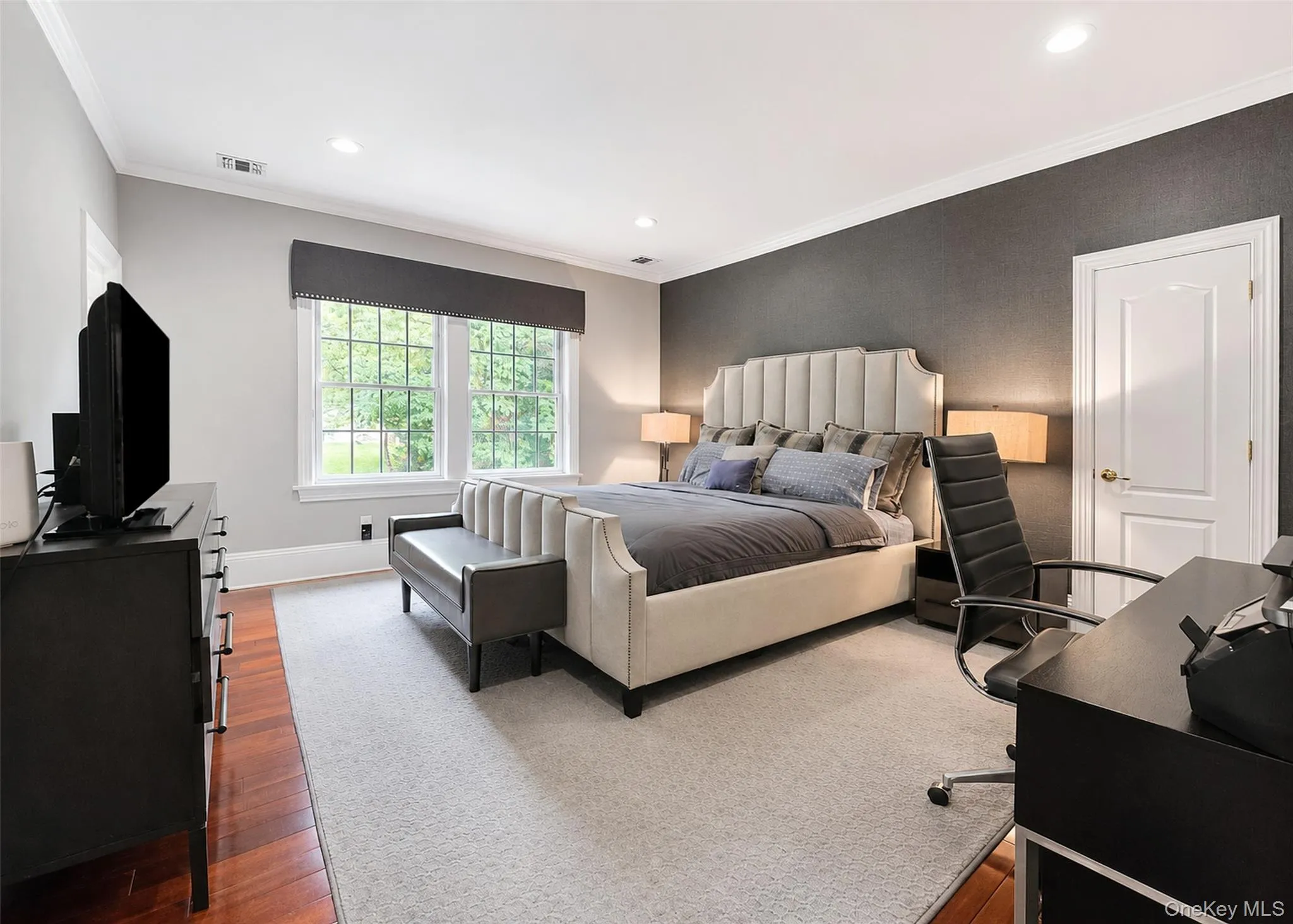 Bright and Spacious Bedrooms Bright and Spacious Bedrooms