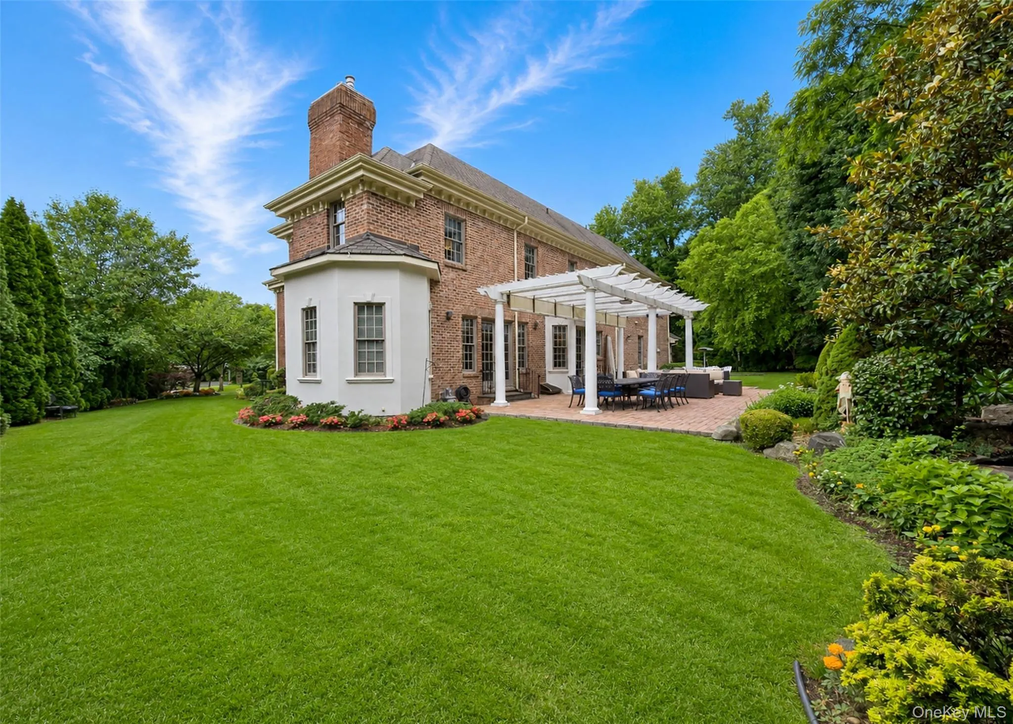 Spacious and Private Backyard, Perfect for Entertaining Spacious and Private Backyard, Perfect for Entertaining