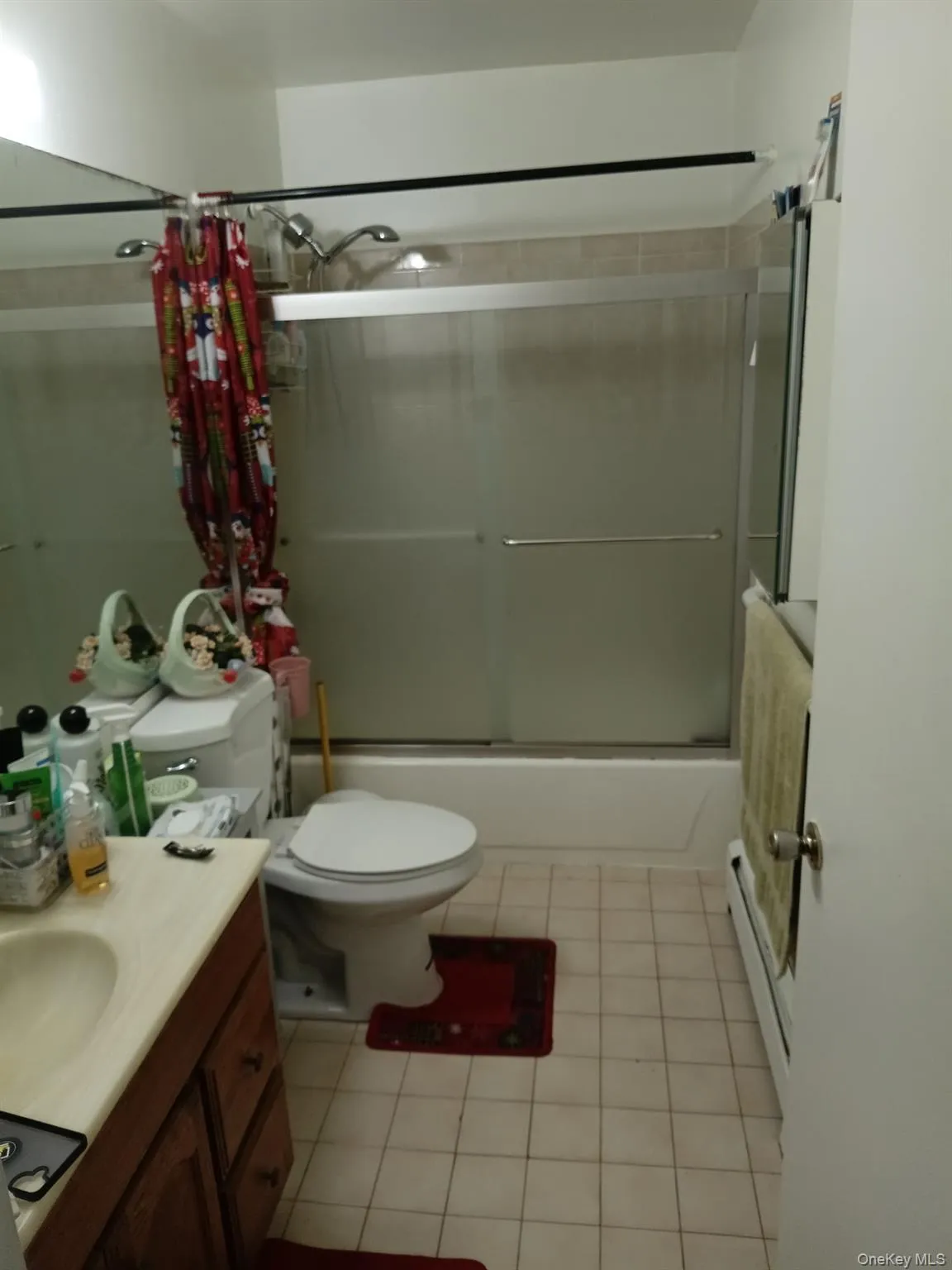 Full bathroom Full bathroom