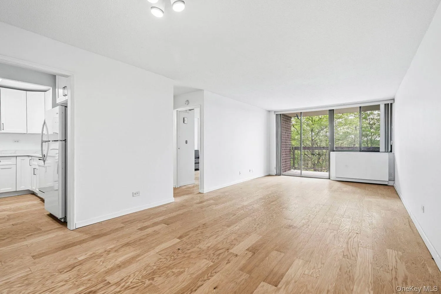 2 Bay Club Drive, New York, NY, 1 Bedroom Bedrooms, 4 Rooms Rooms,1 BathroomBathrooms,Residential,For Rent,Bay Club,0,KEY1018130 2 Bay Club Drive, New York, NY, 1 Bedroom Bedrooms, 4 Rooms Rooms,1 BathroomBathrooms,Residential,For Rent,Bay Club,0,KEY1018130