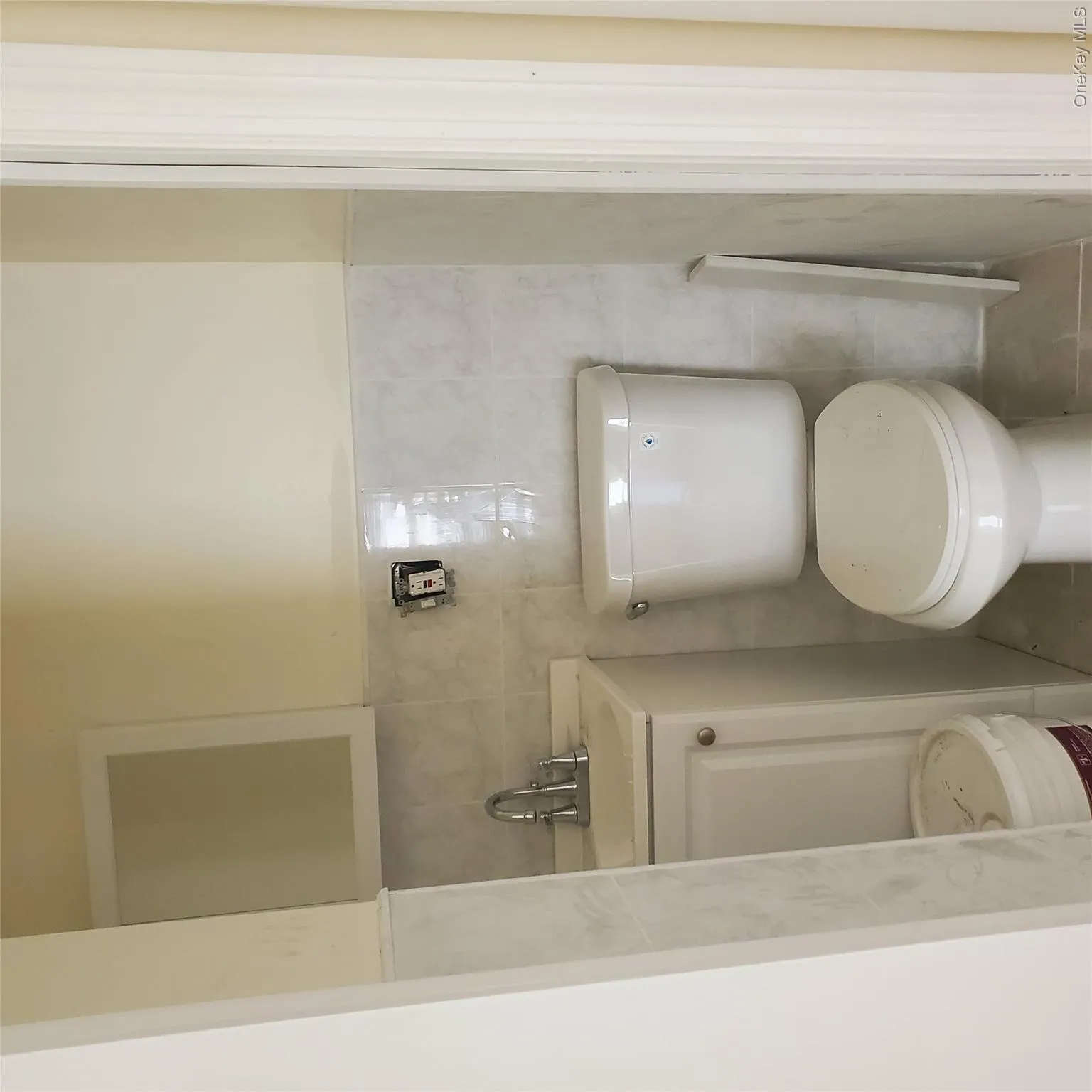107-07 157th Street, New York, NY, 3 Bedrooms Bedrooms, 6 Rooms Rooms,1 BathroomBathrooms,Residential,For Rent,157th,0,1018135 107-07 157th Street, New York, NY, 3 Bedrooms Bedrooms, 6 Rooms Rooms,1 BathroomBathrooms,Residential,For Rent,157th,0,1018135