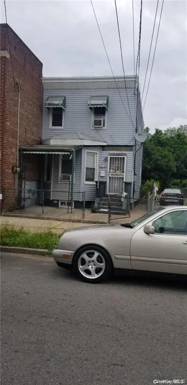 107-07 157th Street, New York, NY, 3 Bedrooms Bedrooms, 6 Rooms Rooms,1 BathroomBathrooms,Residential,For Rent,157th,0,1018135 107-07 157th Street, New York, NY, 3 Bedrooms Bedrooms, 6 Rooms Rooms,1 BathroomBathrooms,Residential,For Rent,157th,0,1018135