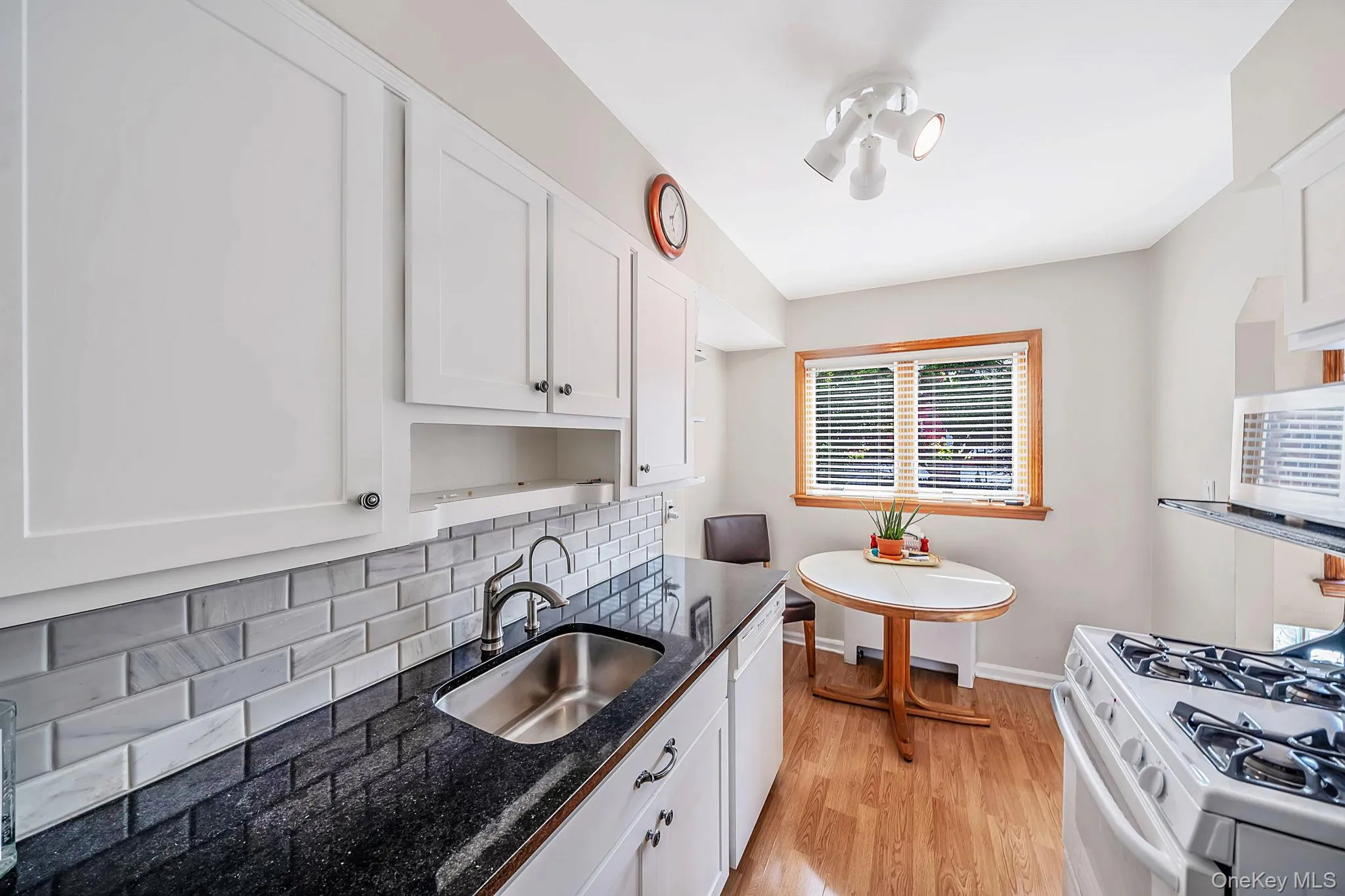 6410 71st Street, New York, NY, 3 Bedrooms Bedrooms, 11 Rooms Rooms,1 BathroomBathrooms,Residential,For Rent,71st,0,1018136 6410 71st Street, New York, NY, 3 Bedrooms Bedrooms, 11 Rooms Rooms,1 BathroomBathrooms,Residential,For Rent,71st,0,1018136