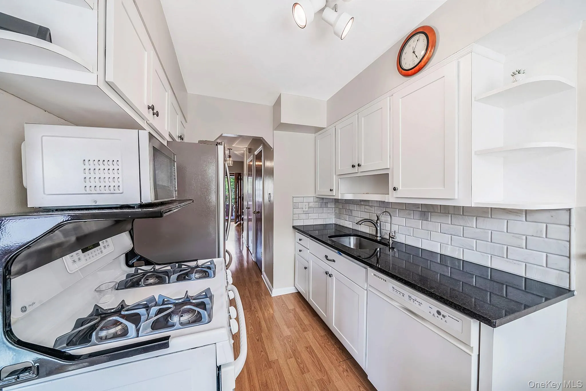 6410 71st Street, New York, NY, 3 Bedrooms Bedrooms, 11 Rooms Rooms,1 BathroomBathrooms,Residential,For Rent,71st,0,1018136 6410 71st Street, New York, NY, 3 Bedrooms Bedrooms, 11 Rooms Rooms,1 BathroomBathrooms,Residential,For Rent,71st,0,1018136