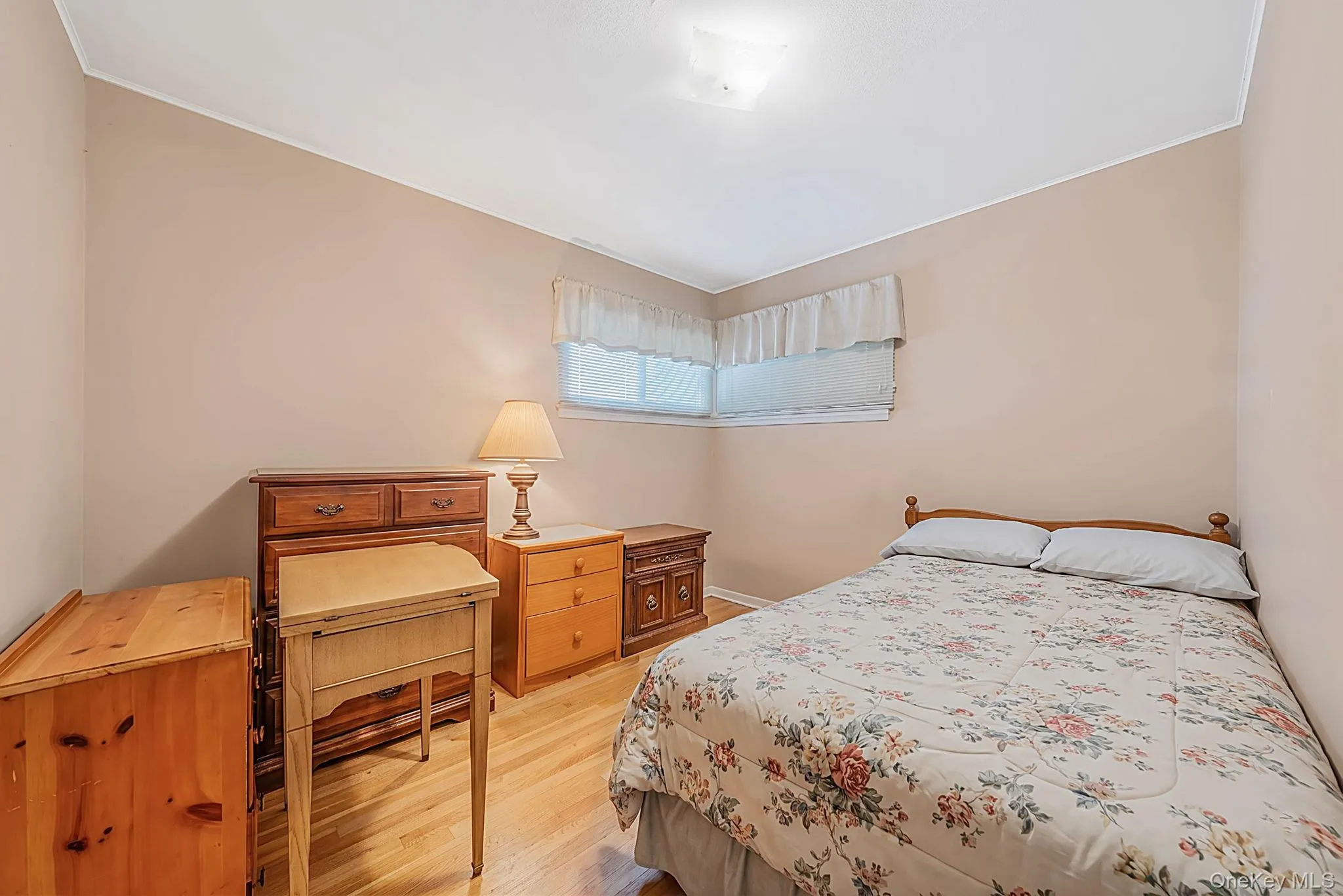 107 Walnut Street, Oyster Bay, NY, 3 Bedrooms Bedrooms, 6 Rooms Rooms,1 BathroomBathrooms,Residential,For Rent,Walnut,0,KEY1018138 107 Walnut Street, Oyster Bay, NY, 3 Bedrooms Bedrooms, 6 Rooms Rooms,1 BathroomBathrooms,Residential,For Rent,Walnut,0,KEY1018138