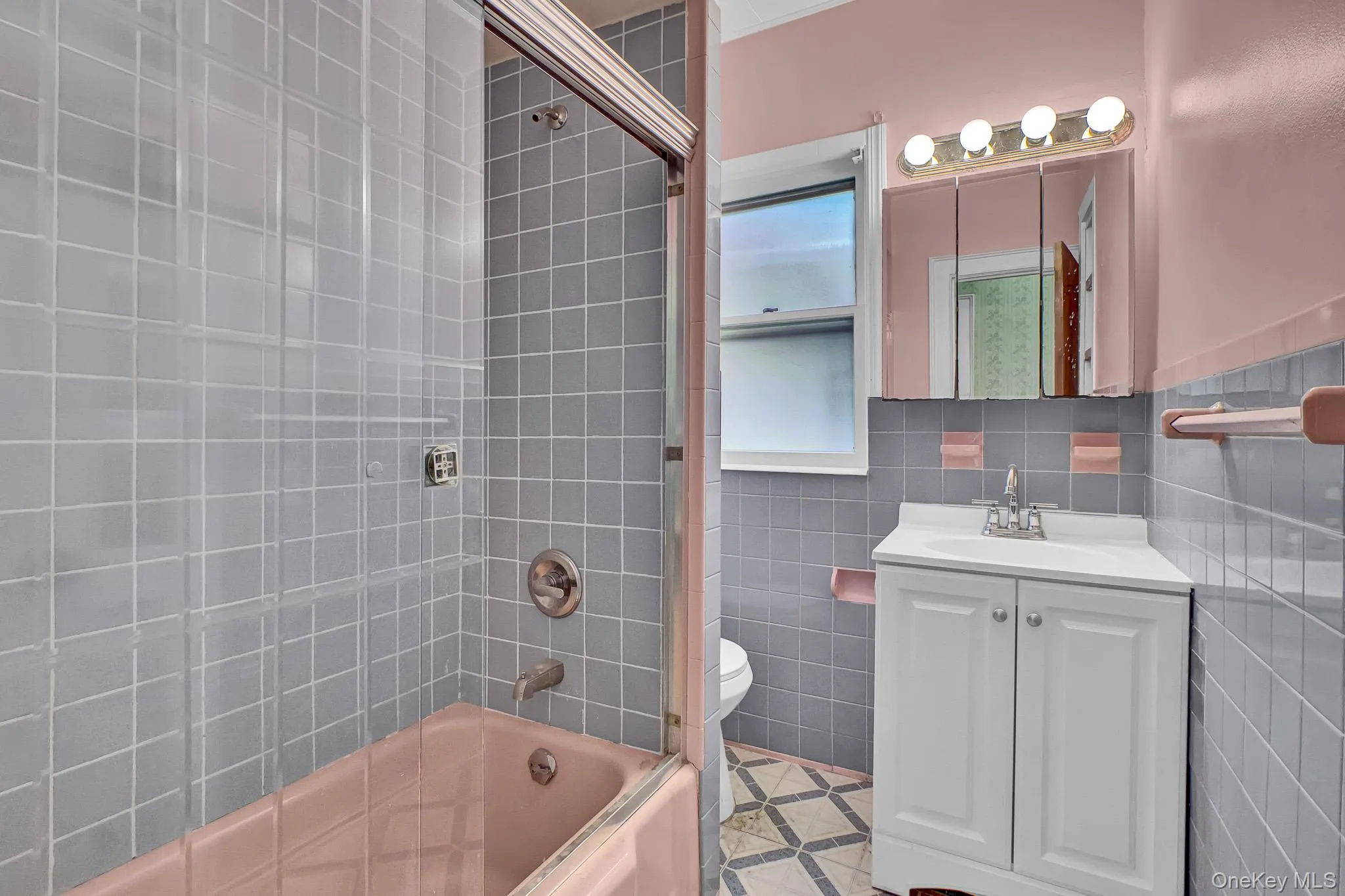 100 Irving Avenue, Hempstead, NY, 3 Bedrooms Bedrooms, 7 Rooms Rooms,2 BathroomsBathrooms,Residential,For Rent,Irving,0,1018142 100 Irving Avenue, Hempstead, NY, 3 Bedrooms Bedrooms, 7 Rooms Rooms,2 BathroomsBathrooms,Residential,For Rent,Irving,0,1018142