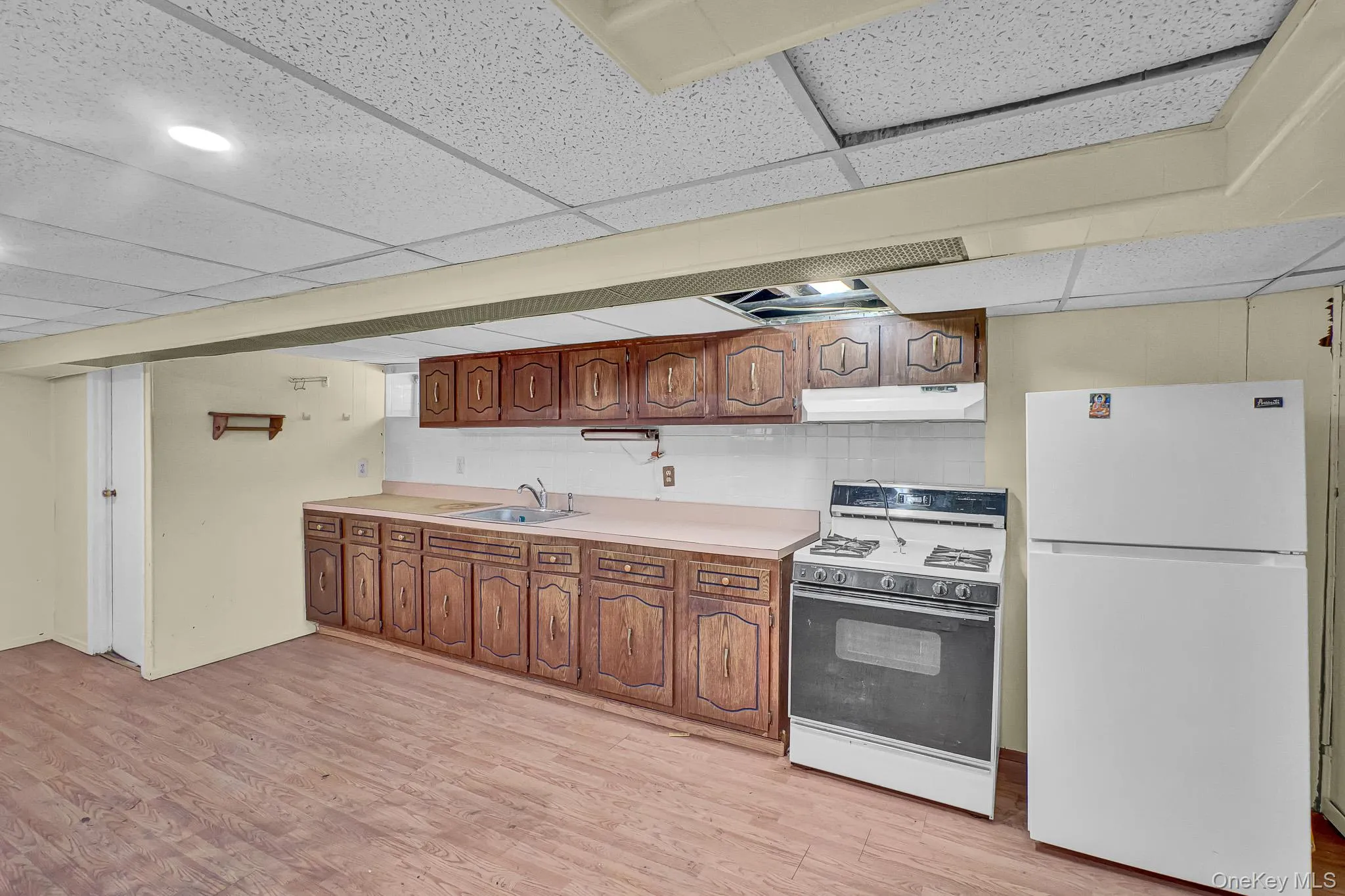 100 Irving Avenue, Hempstead, NY, 3 Bedrooms Bedrooms, 7 Rooms Rooms,2 BathroomsBathrooms,Residential,For Rent,Irving,0,1018142 100 Irving Avenue, Hempstead, NY, 3 Bedrooms Bedrooms, 7 Rooms Rooms,2 BathroomsBathrooms,Residential,For Rent,Irving,0,1018142