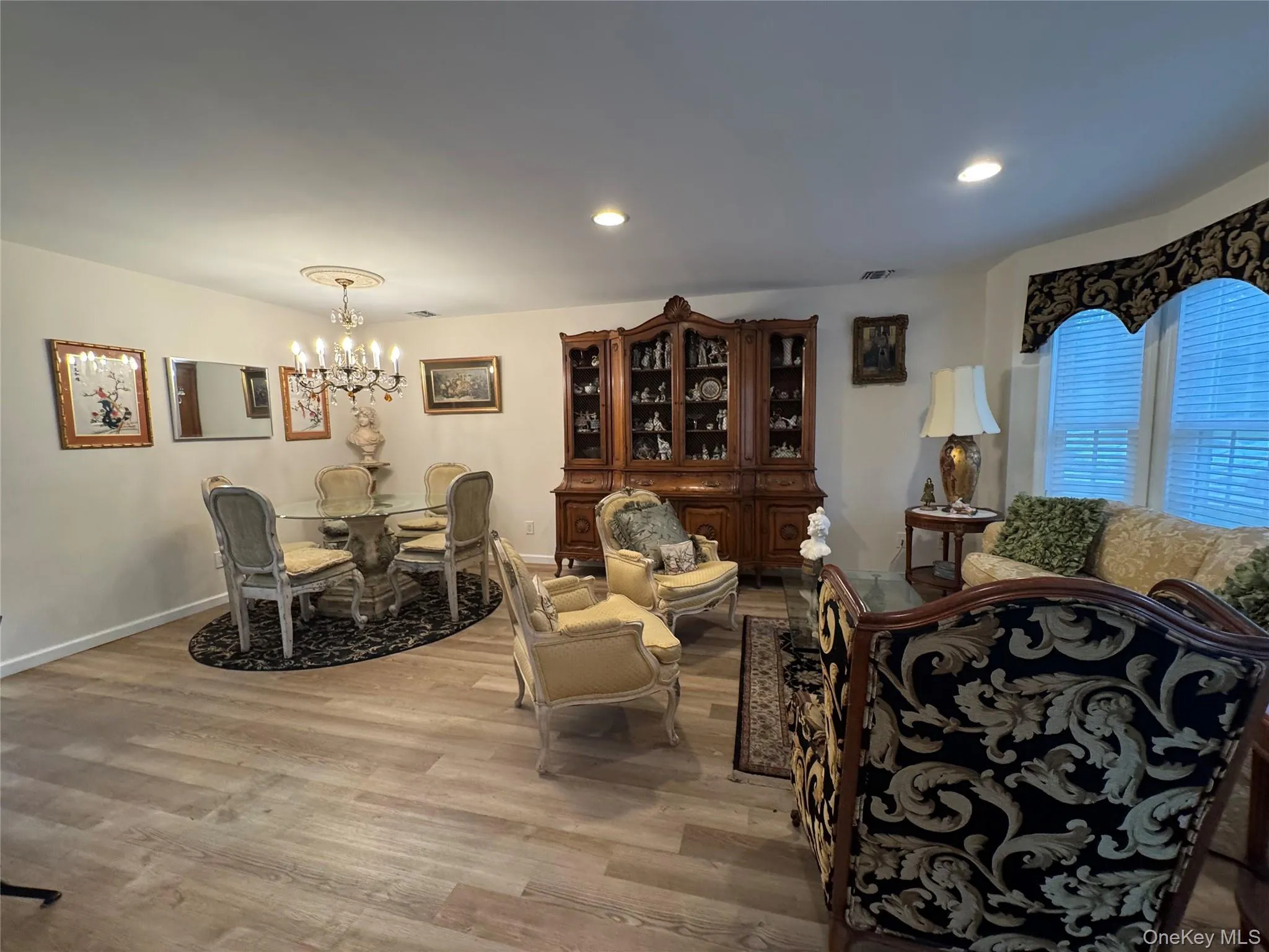 891 Altessa Boulevard, Huntington, NY, 2 Bedrooms Bedrooms, 5 Rooms Rooms,1 BathroomBathrooms,Residential,For Rent,Altessa,0,1018143 891 Altessa Boulevard, Huntington, NY, 2 Bedrooms Bedrooms, 5 Rooms Rooms,1 BathroomBathrooms,Residential,For Rent,Altessa,0,1018143