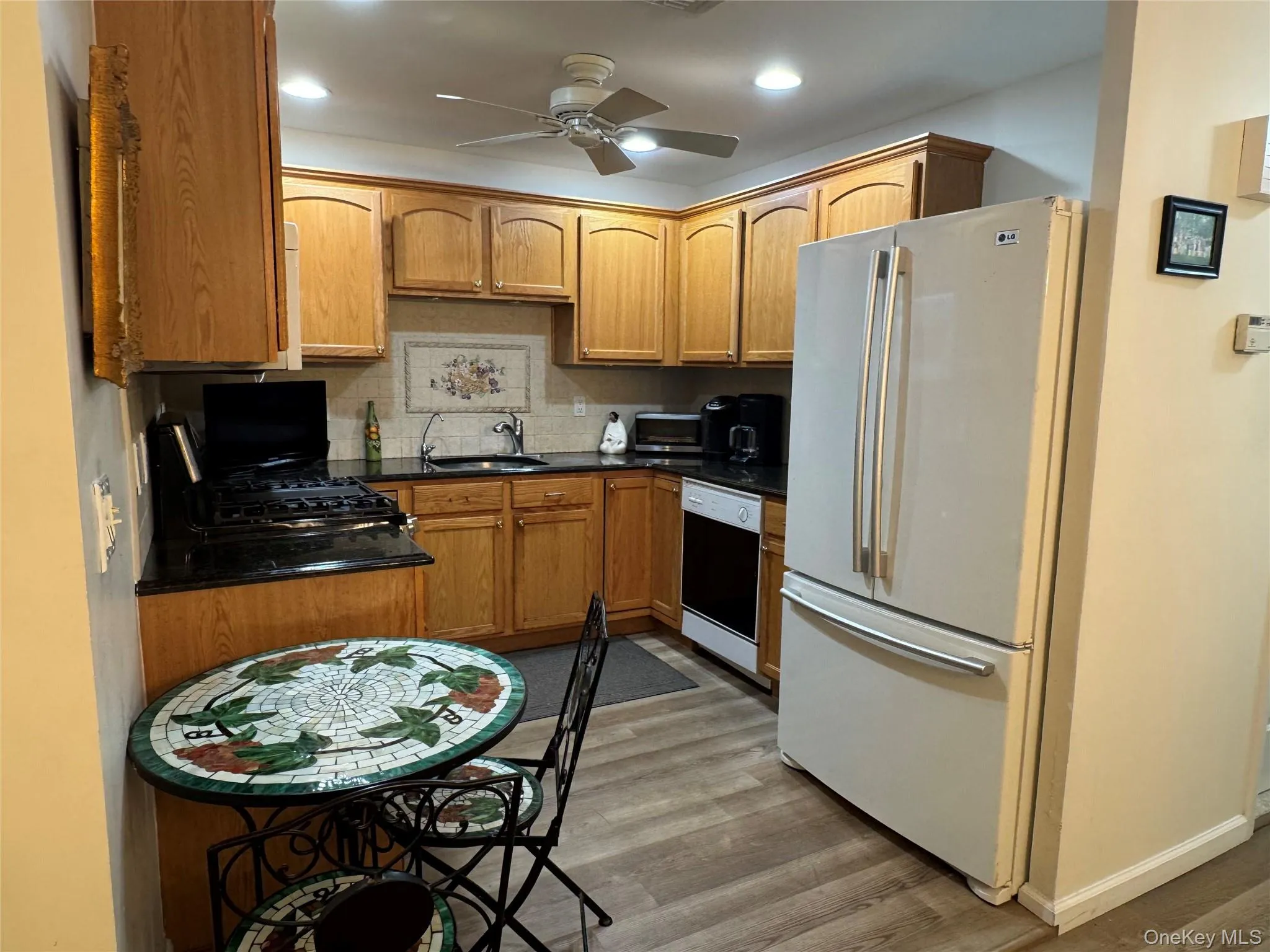 891 Altessa Boulevard, Huntington, NY, 2 Bedrooms Bedrooms, 5 Rooms Rooms,1 BathroomBathrooms,Residential,For Rent,Altessa,0,1018143 891 Altessa Boulevard, Huntington, NY, 2 Bedrooms Bedrooms, 5 Rooms Rooms,1 BathroomBathrooms,Residential,For Rent,Altessa,0,1018143