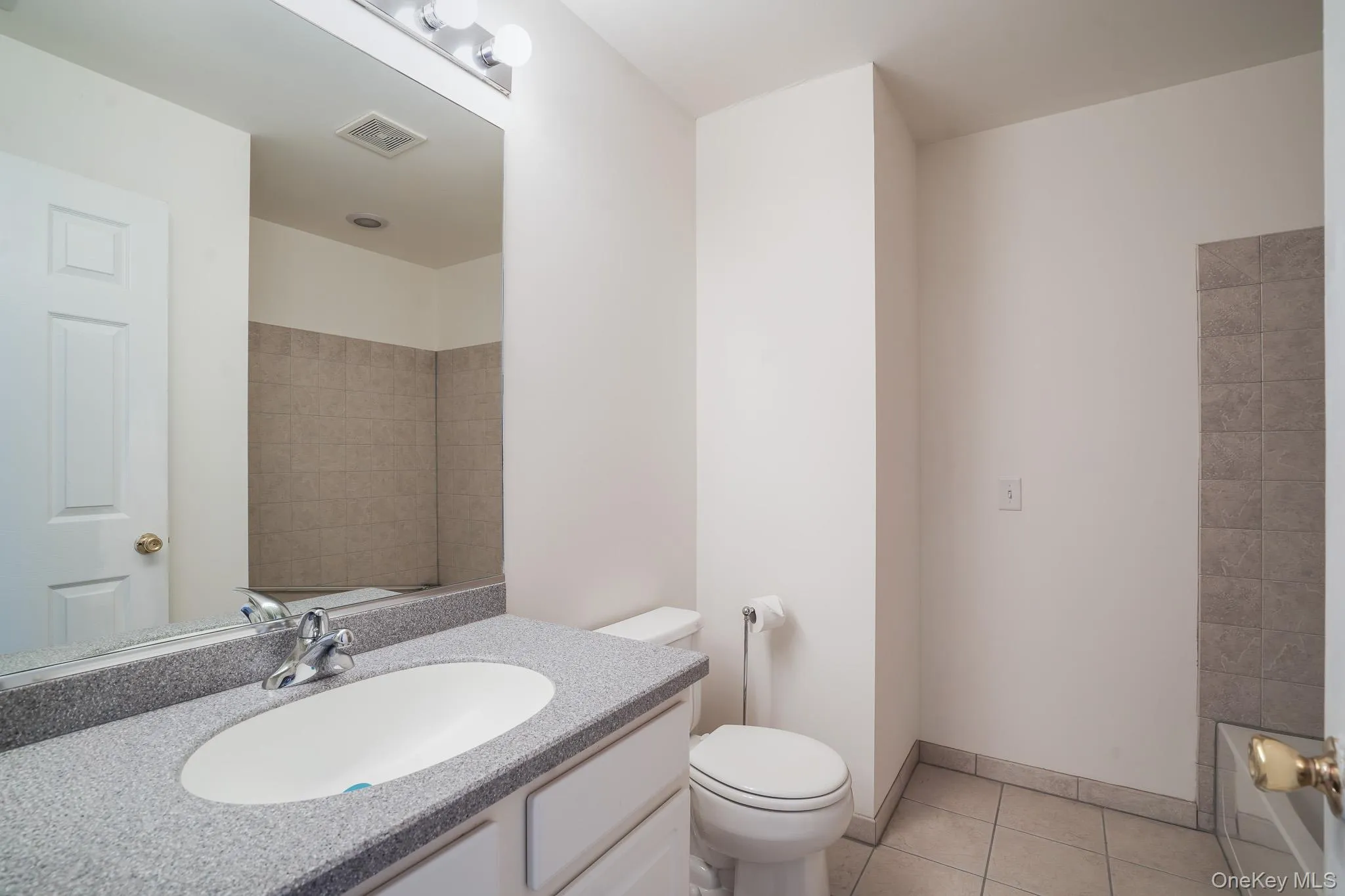 Upper level hall bath Upper level hall bath
