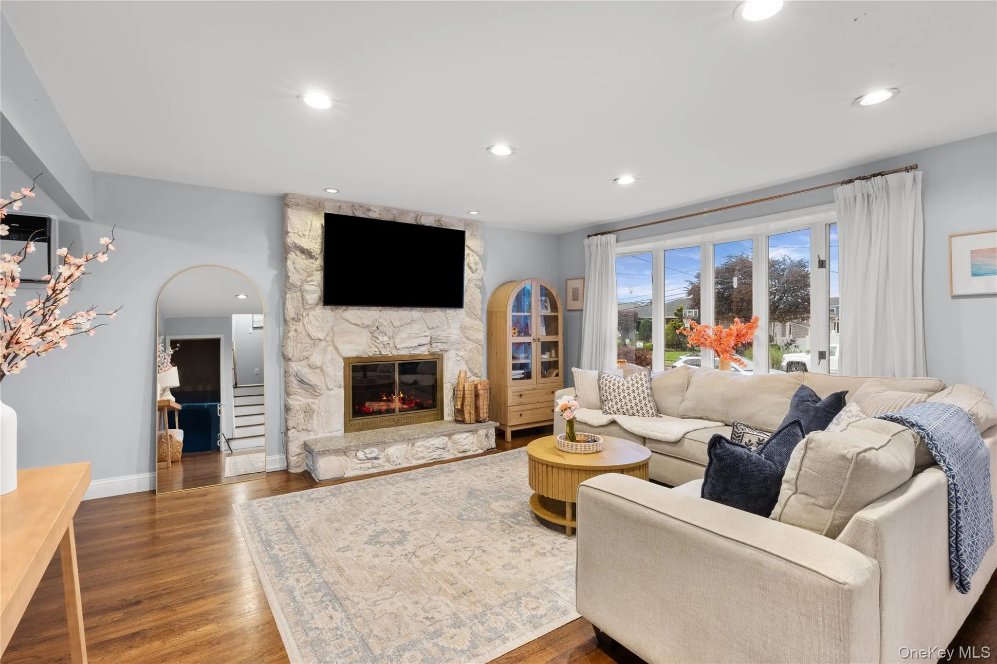 3 Jackson Place, Oyster Bay, NY, 3 Bedrooms Bedrooms, 7 Rooms Rooms,2 BathroomsBathrooms,Residential,For Rent,Jackson,0,KEY1018145 3 Jackson Place, Oyster Bay, NY, 3 Bedrooms Bedrooms, 7 Rooms Rooms,2 BathroomsBathrooms,Residential,For Rent,Jackson,0,KEY1018145