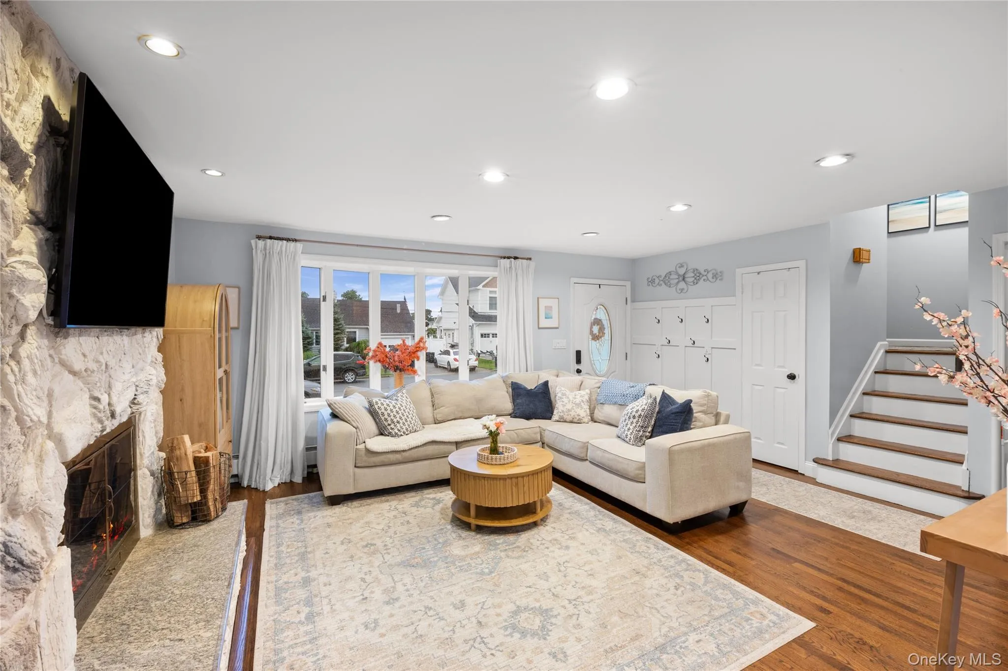 3 Jackson Place, Oyster Bay, NY, 3 Bedrooms Bedrooms, 7 Rooms Rooms,2 BathroomsBathrooms,Residential,For Rent,Jackson,0,KEY1018145 3 Jackson Place, Oyster Bay, NY, 3 Bedrooms Bedrooms, 7 Rooms Rooms,2 BathroomsBathrooms,Residential,For Rent,Jackson,0,KEY1018145