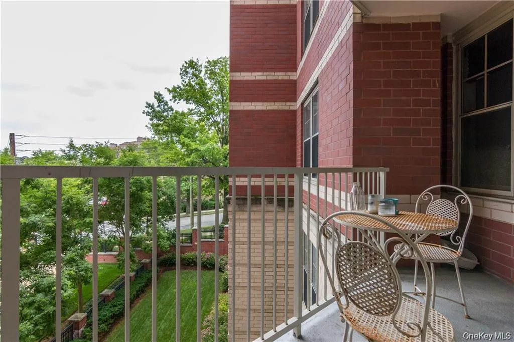300 Mamaroneck Avenue, White Plains, NY, 2 Bedrooms Bedrooms, 3 Rooms Rooms,2 BathroomsBathrooms,Residential Lease,For Rent,Mamaroneck,0,KEY1018148 300 Mamaroneck Avenue, White Plains, NY, 2 Bedrooms Bedrooms, 3 Rooms Rooms,2 BathroomsBathrooms,Residential Lease,For Rent,Mamaroneck,0,KEY1018148