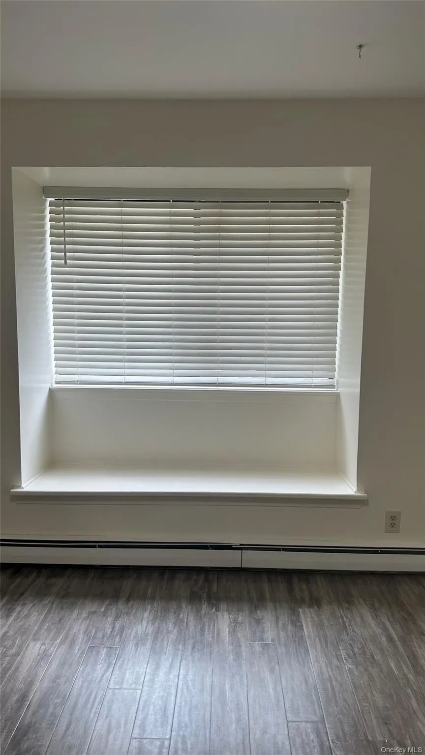 Window bench Window bench