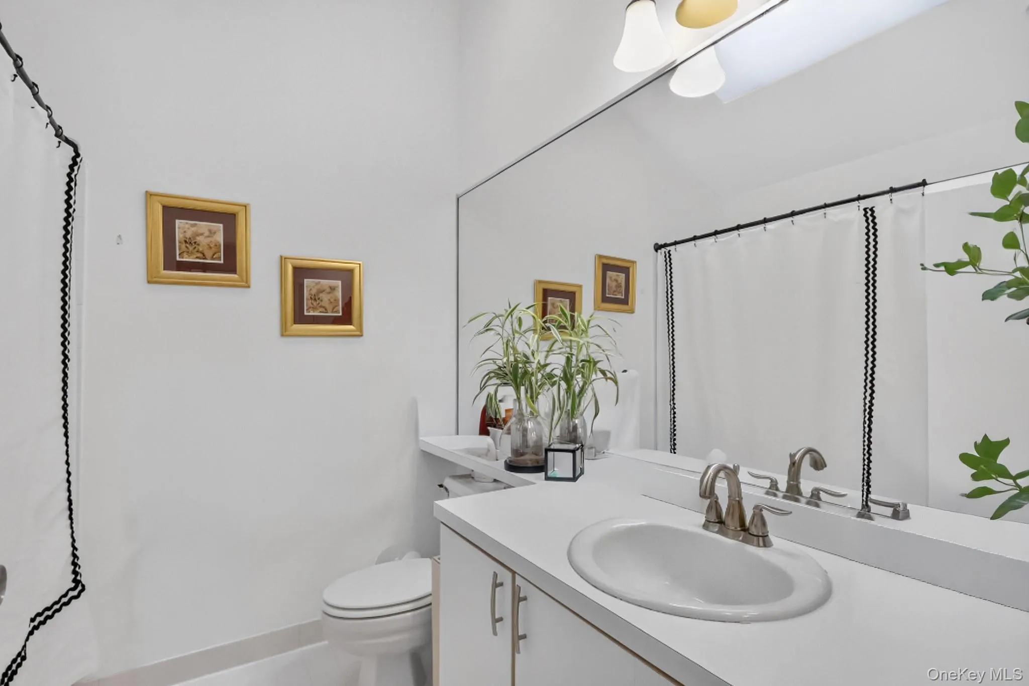17 Woodlawn Avenue, Brookhaven, NY, 5 Bedrooms Bedrooms, 10 Rooms Rooms,5 BathroomsBathrooms,Residential,For Rent,Woodlawn,0,1018159 17 Woodlawn Avenue, Brookhaven, NY, 5 Bedrooms Bedrooms, 10 Rooms Rooms,5 BathroomsBathrooms,Residential,For Rent,Woodlawn,0,1018159