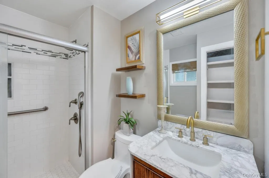 46 Walter Avenue, Oyster Bay, NY, 3 Bedrooms Bedrooms, 8 Rooms Rooms,2 BathroomsBathrooms,Residential,For Rent,Walter,0,KEY1018160 46 Walter Avenue, Oyster Bay, NY, 3 Bedrooms Bedrooms, 8 Rooms Rooms,2 BathroomsBathrooms,Residential,For Rent,Walter,0,KEY1018160