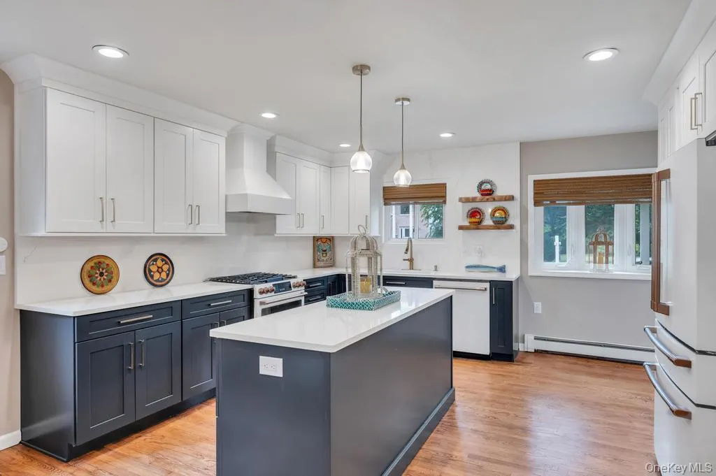 46 Walter Avenue, Oyster Bay, NY, 3 Bedrooms Bedrooms, 8 Rooms Rooms,2 BathroomsBathrooms,Residential,For Rent,Walter,0,KEY1018160 46 Walter Avenue, Oyster Bay, NY, 3 Bedrooms Bedrooms, 8 Rooms Rooms,2 BathroomsBathrooms,Residential,For Rent,Walter,0,KEY1018160