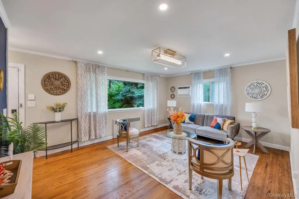 46 Walter Avenue, Oyster Bay, NY, 3 Bedrooms Bedrooms, 8 Rooms Rooms,2 BathroomsBathrooms,Residential,For Rent,Walter,0,KEY1018160 46 Walter Avenue, Oyster Bay, NY, 3 Bedrooms Bedrooms, 8 Rooms Rooms,2 BathroomsBathrooms,Residential,For Rent,Walter,0,KEY1018160