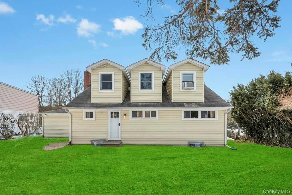 46 Walter Avenue, Oyster Bay, NY, 3 Bedrooms Bedrooms, 8 Rooms Rooms,2 BathroomsBathrooms,Residential,For Rent,Walter,0,KEY1018160 46 Walter Avenue, Oyster Bay, NY, 3 Bedrooms Bedrooms, 8 Rooms Rooms,2 BathroomsBathrooms,Residential,For Rent,Walter,0,KEY1018160