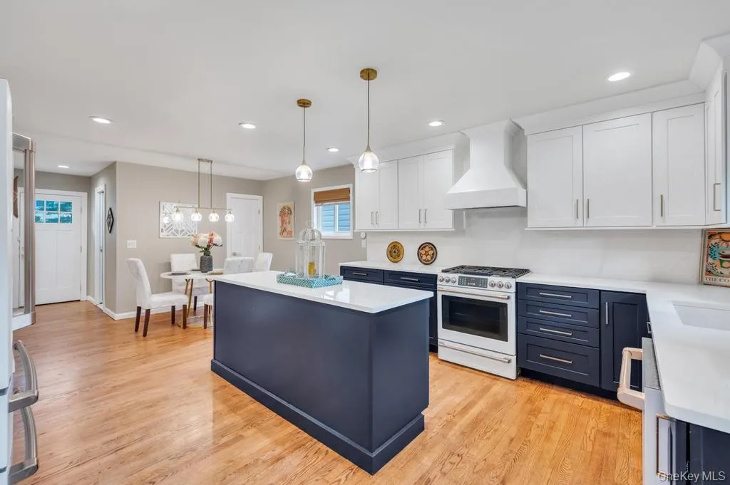 46 Walter Avenue, Oyster Bay, NY, 3 Bedrooms Bedrooms, 8 Rooms Rooms,2 BathroomsBathrooms,Residential,For Rent,Walter,0,KEY1018160 46 Walter Avenue, Oyster Bay, NY, 3 Bedrooms Bedrooms, 8 Rooms Rooms,2 BathroomsBathrooms,Residential,For Rent,Walter,0,KEY1018160
