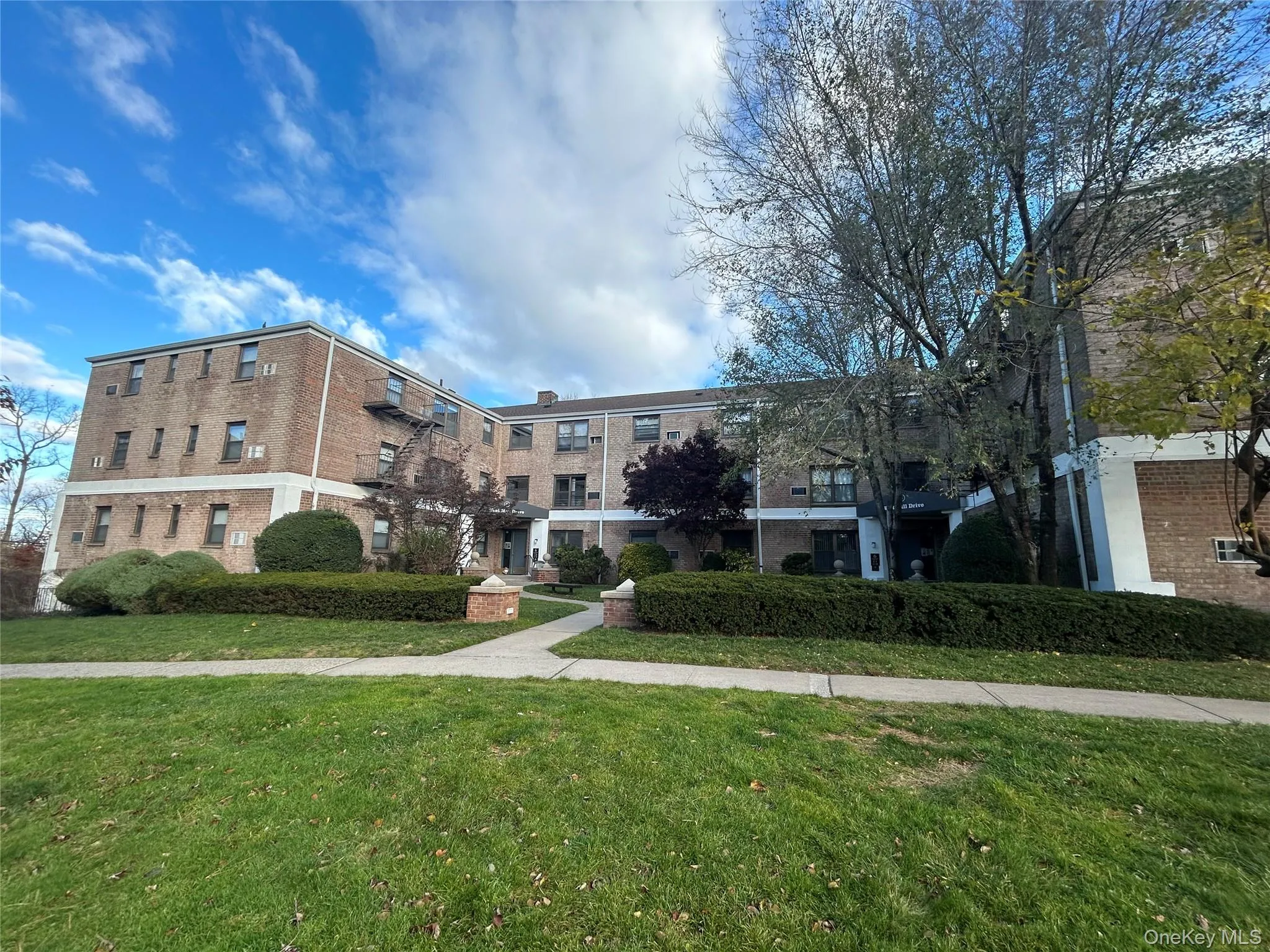 6 Mill Drive, North Hempstead, NY, 1 Bedroom Bedrooms, 4 Rooms Rooms,1 BathroomBathrooms,Residential,For Rent,Mill,0,KEY1018162 6 Mill Drive, North Hempstead, NY, 1 Bedroom Bedrooms, 4 Rooms Rooms,1 BathroomBathrooms,Residential,For Rent,Mill,0,KEY1018162