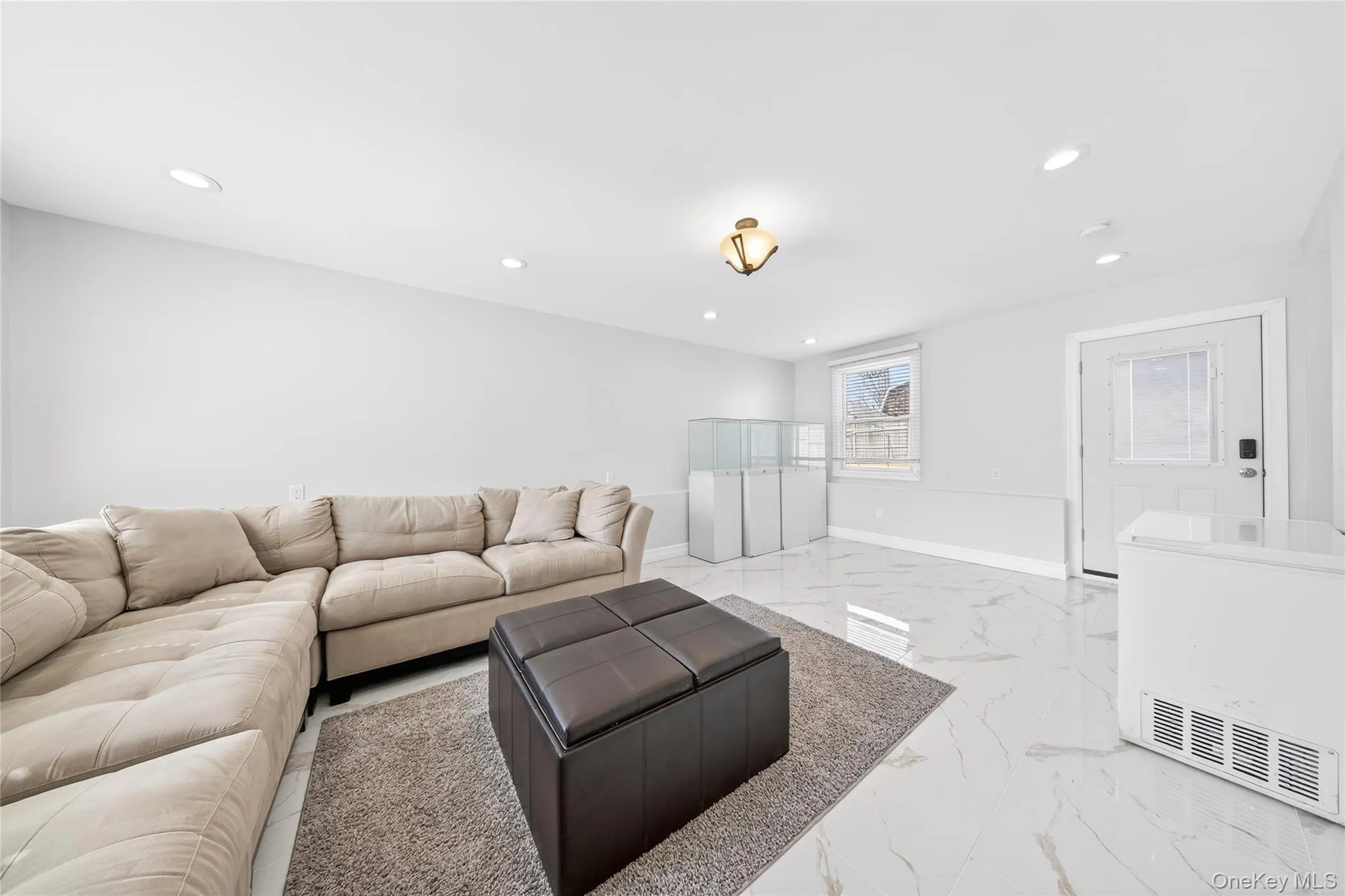 19 6th Street, North Hempstead, NY, 3 Bedrooms Bedrooms, 8 Rooms Rooms,2 BathroomsBathrooms,Residential,For Rent,6th,0,KEY1018163 19 6th Street, North Hempstead, NY, 3 Bedrooms Bedrooms, 8 Rooms Rooms,2 BathroomsBathrooms,Residential,For Rent,6th,0,KEY1018163