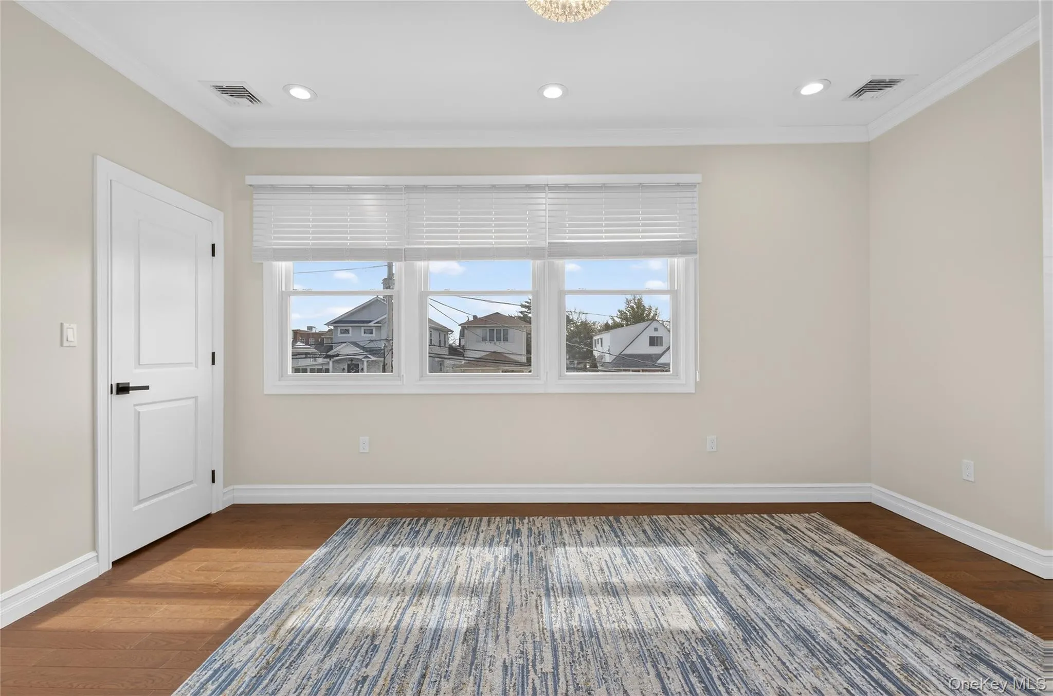 19 6th Street, North Hempstead, NY, 3 Bedrooms Bedrooms, 8 Rooms Rooms,2 BathroomsBathrooms,Residential,For Rent,6th,0,KEY1018163 19 6th Street, North Hempstead, NY, 3 Bedrooms Bedrooms, 8 Rooms Rooms,2 BathroomsBathrooms,Residential,For Rent,6th,0,KEY1018163
