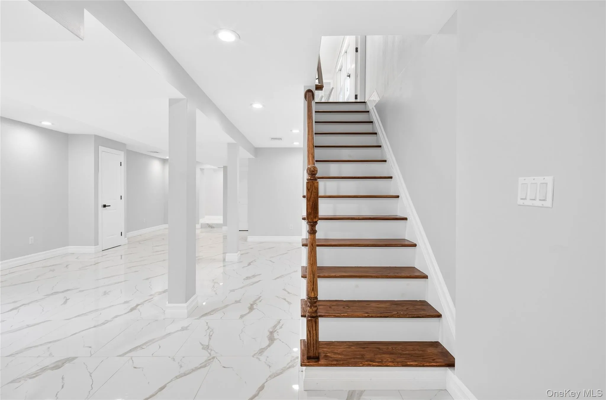 19 6th Street, North Hempstead, NY, 3 Bedrooms Bedrooms, 8 Rooms Rooms,2 BathroomsBathrooms,Residential,For Rent,6th,0,KEY1018163 19 6th Street, North Hempstead, NY, 3 Bedrooms Bedrooms, 8 Rooms Rooms,2 BathroomsBathrooms,Residential,For Rent,6th,0,KEY1018163