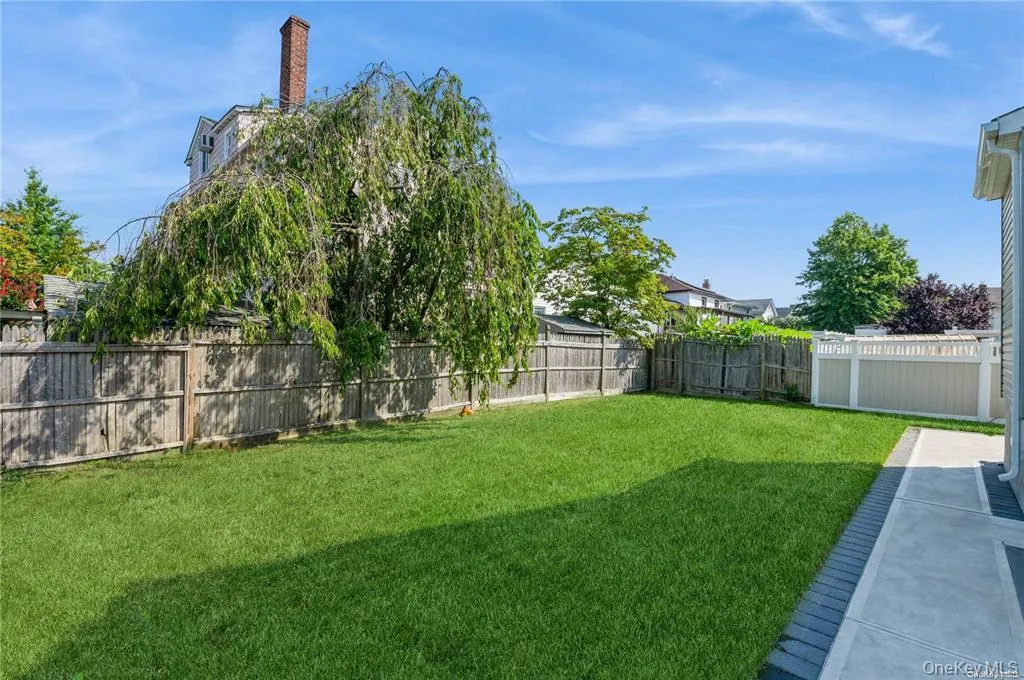 19 6th Street, North Hempstead, NY, 3 Bedrooms Bedrooms, 8 Rooms Rooms,2 BathroomsBathrooms,Residential,For Rent,6th,0,KEY1018163 19 6th Street, North Hempstead, NY, 3 Bedrooms Bedrooms, 8 Rooms Rooms,2 BathroomsBathrooms,Residential,For Rent,6th,0,KEY1018163