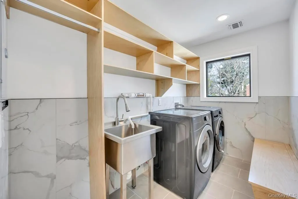 26 Fieldstone Drive, Oyster Bay, NY, 5 Bedrooms Bedrooms, 10 Rooms Rooms,4 BathroomsBathrooms,Residential,For Rent,Fieldstone,0,KEY1018165 26 Fieldstone Drive, Oyster Bay, NY, 5 Bedrooms Bedrooms, 10 Rooms Rooms,4 BathroomsBathrooms,Residential,For Rent,Fieldstone,0,KEY1018165