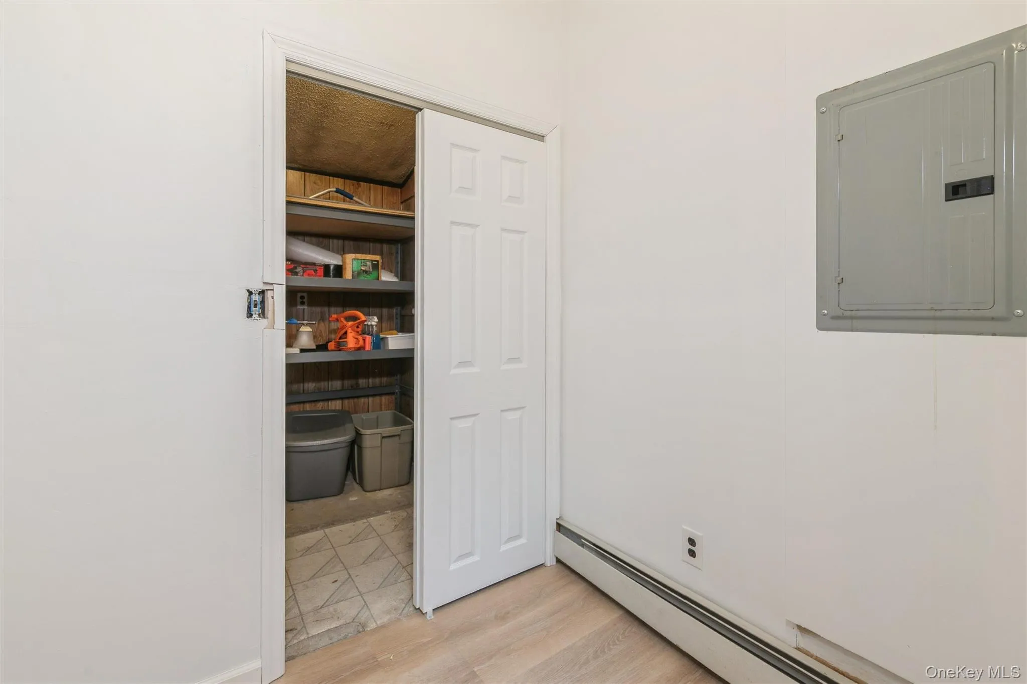 26 Huxley Lane, Brookhaven, NY, 3 Bedrooms Bedrooms, 7 Rooms Rooms,1 BathroomBathrooms,Residential,For Rent,Huxley,0,KEY1018176 26 Huxley Lane, Brookhaven, NY, 3 Bedrooms Bedrooms, 7 Rooms Rooms,1 BathroomBathrooms,Residential,For Rent,Huxley,0,KEY1018176