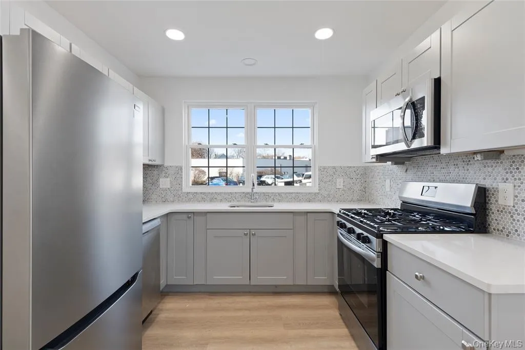 9 Lagrange Avenue, Poughkeepsie, NY, 2 Bedrooms Bedrooms, 3 Rooms Rooms,1 BathroomBathrooms,Residential Lease,For Rent,Lagrange,0,KEY1018182 9 Lagrange Avenue, Poughkeepsie, NY, 2 Bedrooms Bedrooms, 3 Rooms Rooms,1 BathroomBathrooms,Residential Lease,For Rent,Lagrange,0,KEY1018182