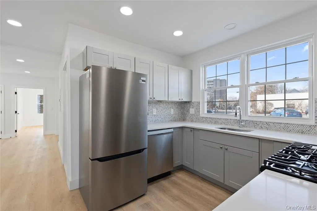 9 Lagrange Avenue, Poughkeepsie, NY, 2 Bedrooms Bedrooms, 3 Rooms Rooms,1 BathroomBathrooms,Residential Lease,For Rent,Lagrange,0,KEY1018182 9 Lagrange Avenue, Poughkeepsie, NY, 2 Bedrooms Bedrooms, 3 Rooms Rooms,1 BathroomBathrooms,Residential Lease,For Rent,Lagrange,0,KEY1018182