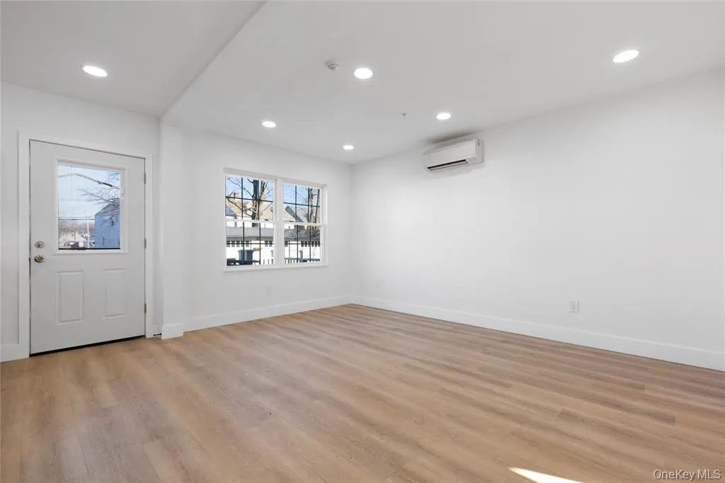9 Lagrange Avenue, Poughkeepsie, NY, 2 Bedrooms Bedrooms, 3 Rooms Rooms,1 BathroomBathrooms,Residential Lease,For Rent,Lagrange,0,KEY1018182 9 Lagrange Avenue, Poughkeepsie, NY, 2 Bedrooms Bedrooms, 3 Rooms Rooms,1 BathroomBathrooms,Residential Lease,For Rent,Lagrange,0,KEY1018182