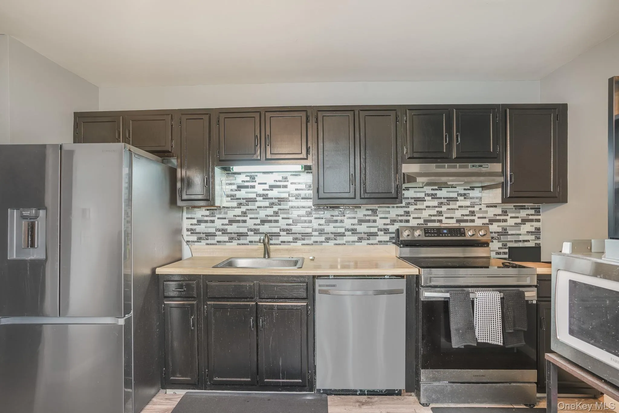 3106 Village Drive, Southeast, NY, 1 Bedroom Bedrooms, 4 Rooms Rooms,1 BathroomBathrooms,Residential,For Rent,Village,0,1018185 3106 Village Drive, Southeast, NY, 1 Bedroom Bedrooms, 4 Rooms Rooms,1 BathroomBathrooms,Residential,For Rent,Village,0,1018185