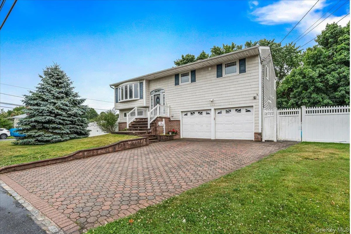 194 Missouri Avenue, Islip, NY, 3 Bedrooms Bedrooms, 8 Rooms Rooms,2 BathroomsBathrooms,Residential,For Rent,Missouri,0,KEY1018191 194 Missouri Avenue, Islip, NY, 3 Bedrooms Bedrooms, 8 Rooms Rooms,2 BathroomsBathrooms,Residential,For Rent,Missouri,0,KEY1018191