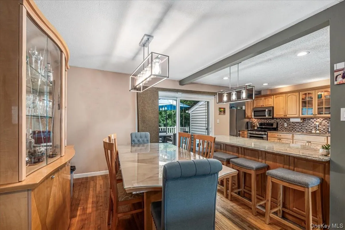194 Missouri Avenue, Islip, NY, 3 Bedrooms Bedrooms, 8 Rooms Rooms,2 BathroomsBathrooms,Residential,For Rent,Missouri,0,KEY1018191 194 Missouri Avenue, Islip, NY, 3 Bedrooms Bedrooms, 8 Rooms Rooms,2 BathroomsBathrooms,Residential,For Rent,Missouri,0,KEY1018191