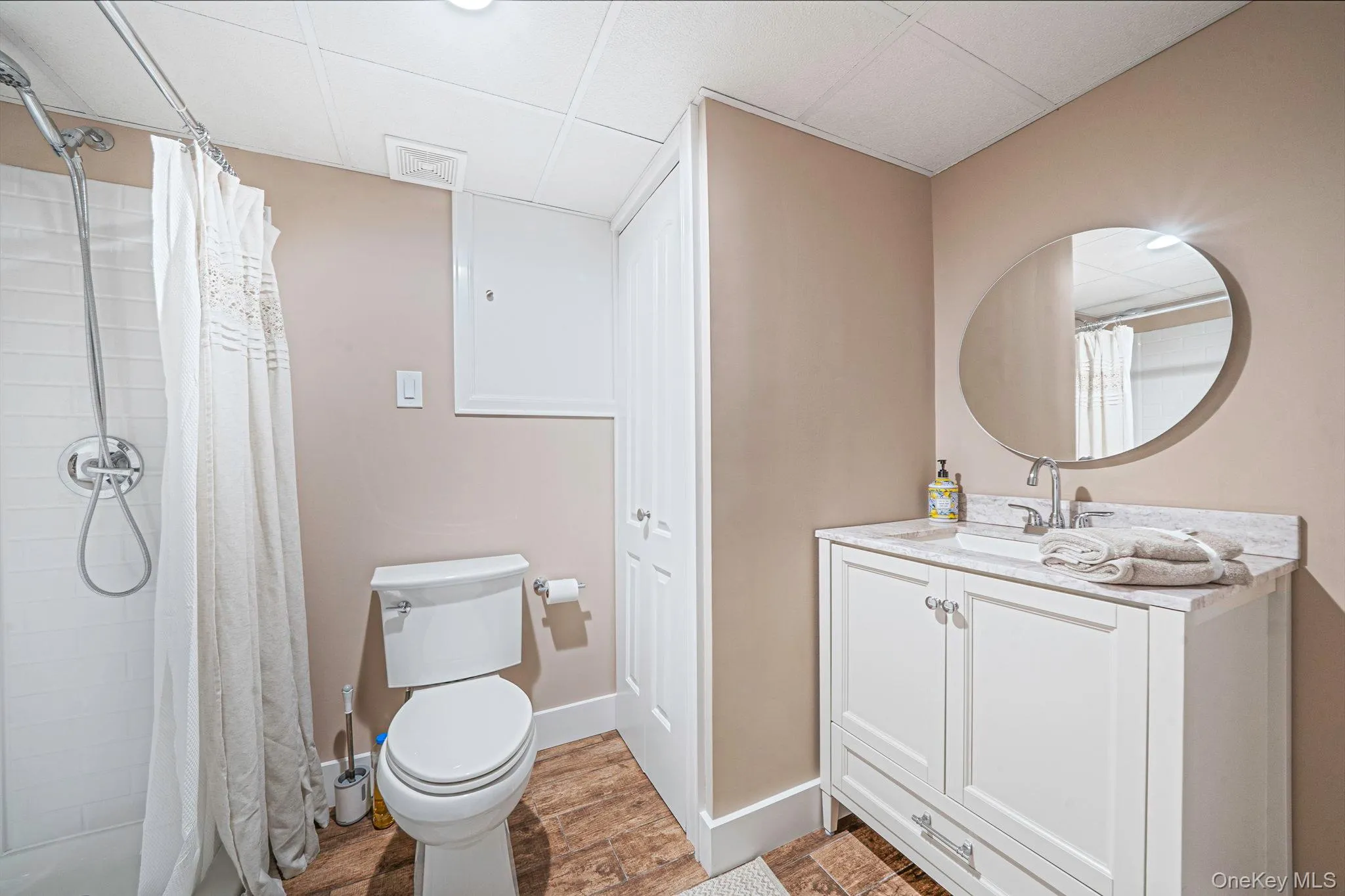 44 Niagara Street, Brookhaven, NY, 5 Bedrooms Bedrooms, 15 Rooms Rooms,4 BathroomsBathrooms,Residential,For Rent,Niagara,0,KEY1018192 44 Niagara Street, Brookhaven, NY, 5 Bedrooms Bedrooms, 15 Rooms Rooms,4 BathroomsBathrooms,Residential,For Rent,Niagara,0,KEY1018192