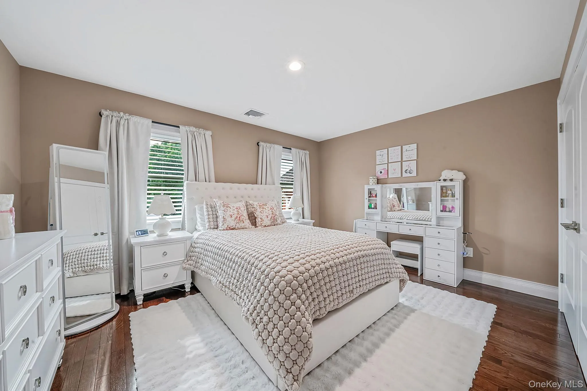 44 Niagara Street, Brookhaven, NY, 5 Bedrooms Bedrooms, 15 Rooms Rooms,4 BathroomsBathrooms,Residential,For Rent,Niagara,0,KEY1018192 44 Niagara Street, Brookhaven, NY, 5 Bedrooms Bedrooms, 15 Rooms Rooms,4 BathroomsBathrooms,Residential,For Rent,Niagara,0,KEY1018192