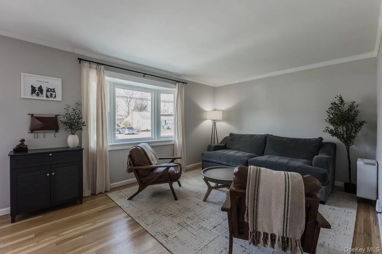 16 Heath Lane, Huntington, NY, 4 Bedrooms Bedrooms, 11 Rooms Rooms,3 BathroomsBathrooms,Residential,For Rent,Heath,0,1018193 16 Heath Lane, Huntington, NY, 4 Bedrooms Bedrooms, 11 Rooms Rooms,3 BathroomsBathrooms,Residential,For Rent,Heath,0,1018193