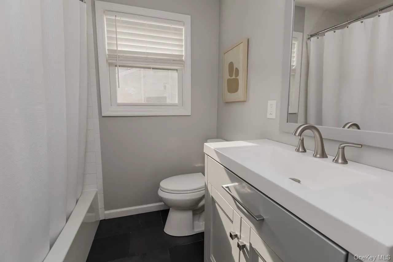 16 Heath Lane, Huntington, NY, 4 Bedrooms Bedrooms, 11 Rooms Rooms,3 BathroomsBathrooms,Residential,For Rent,Heath,0,1018193 16 Heath Lane, Huntington, NY, 4 Bedrooms Bedrooms, 11 Rooms Rooms,3 BathroomsBathrooms,Residential,For Rent,Heath,0,1018193